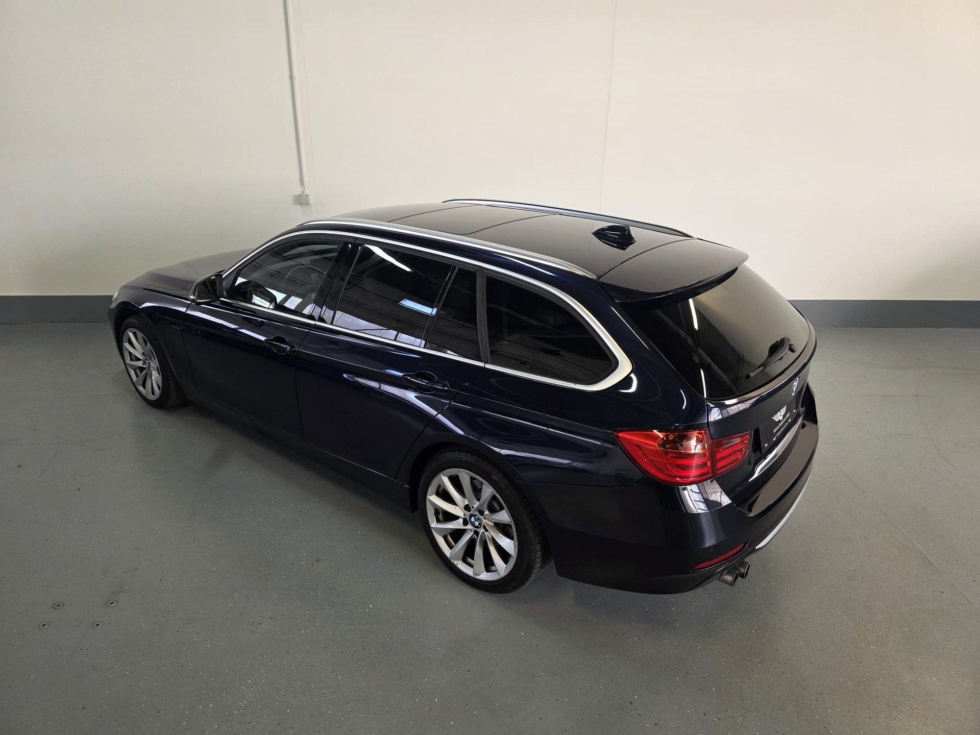 BMW 328i xDrive Touring Modern Line Steptronic-image-7