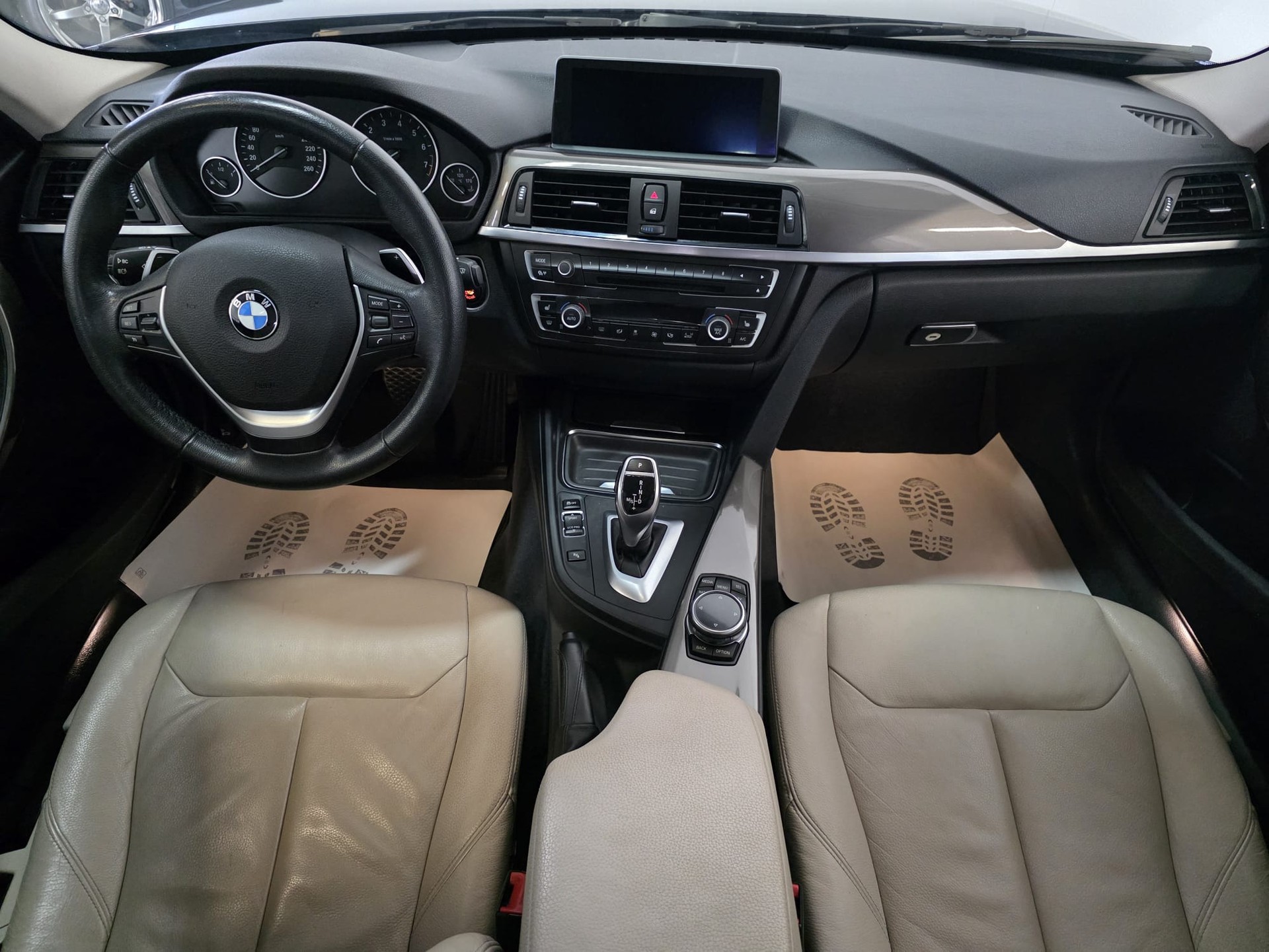 BMW 328i xDrive Touring Modern Line Steptronic-image-11