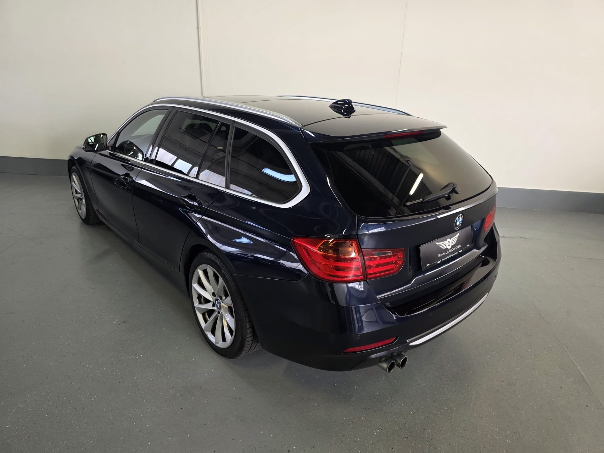 BMW 328i xDrive Touring Modern Line Steptronic-image-10