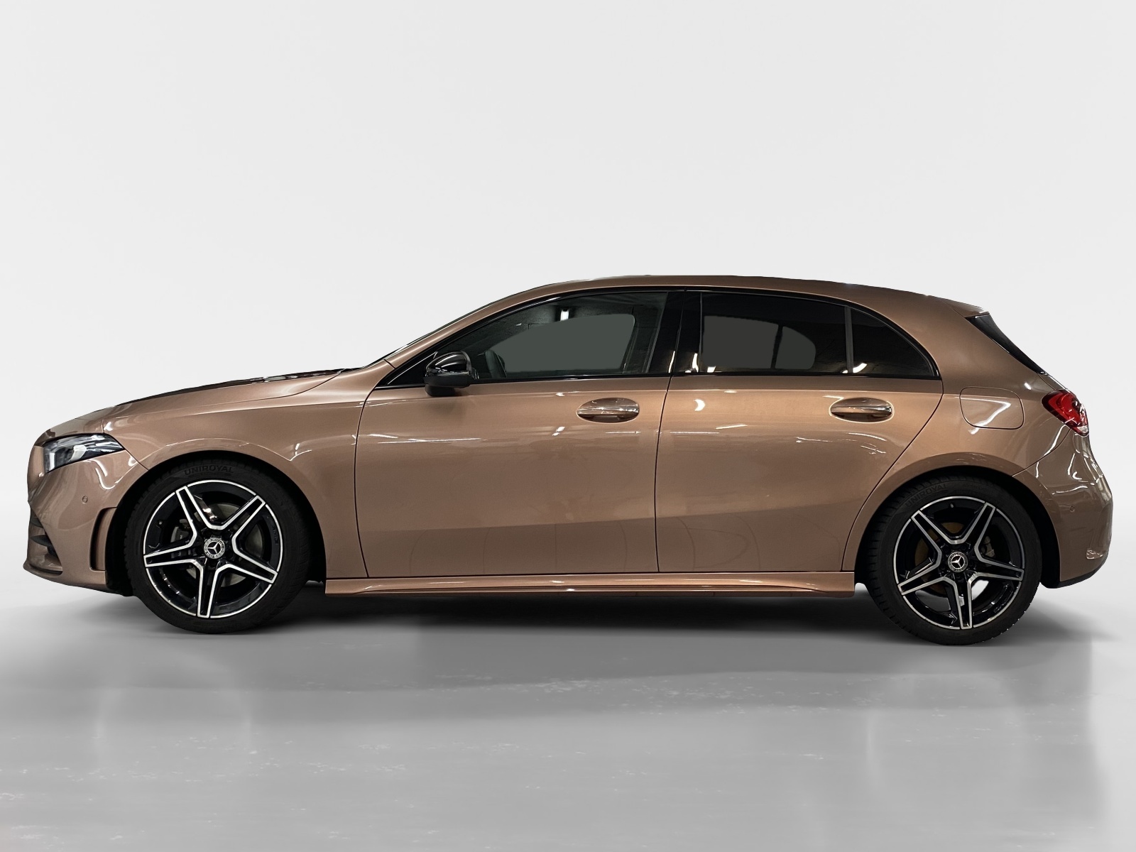 MERCEDES-BENZ A 180 Night Star AMG Line-showroom-element-2