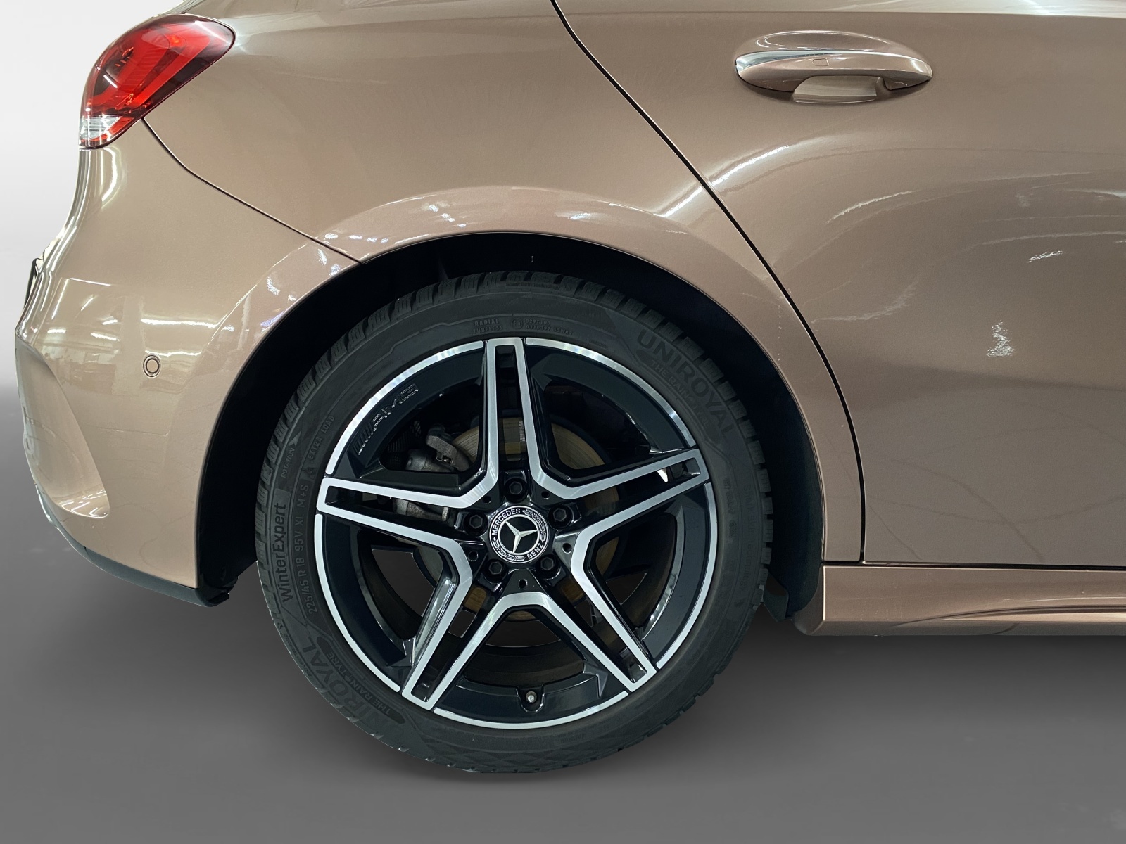 MERCEDES-BENZ A 180 Night Star AMG Line-image-5