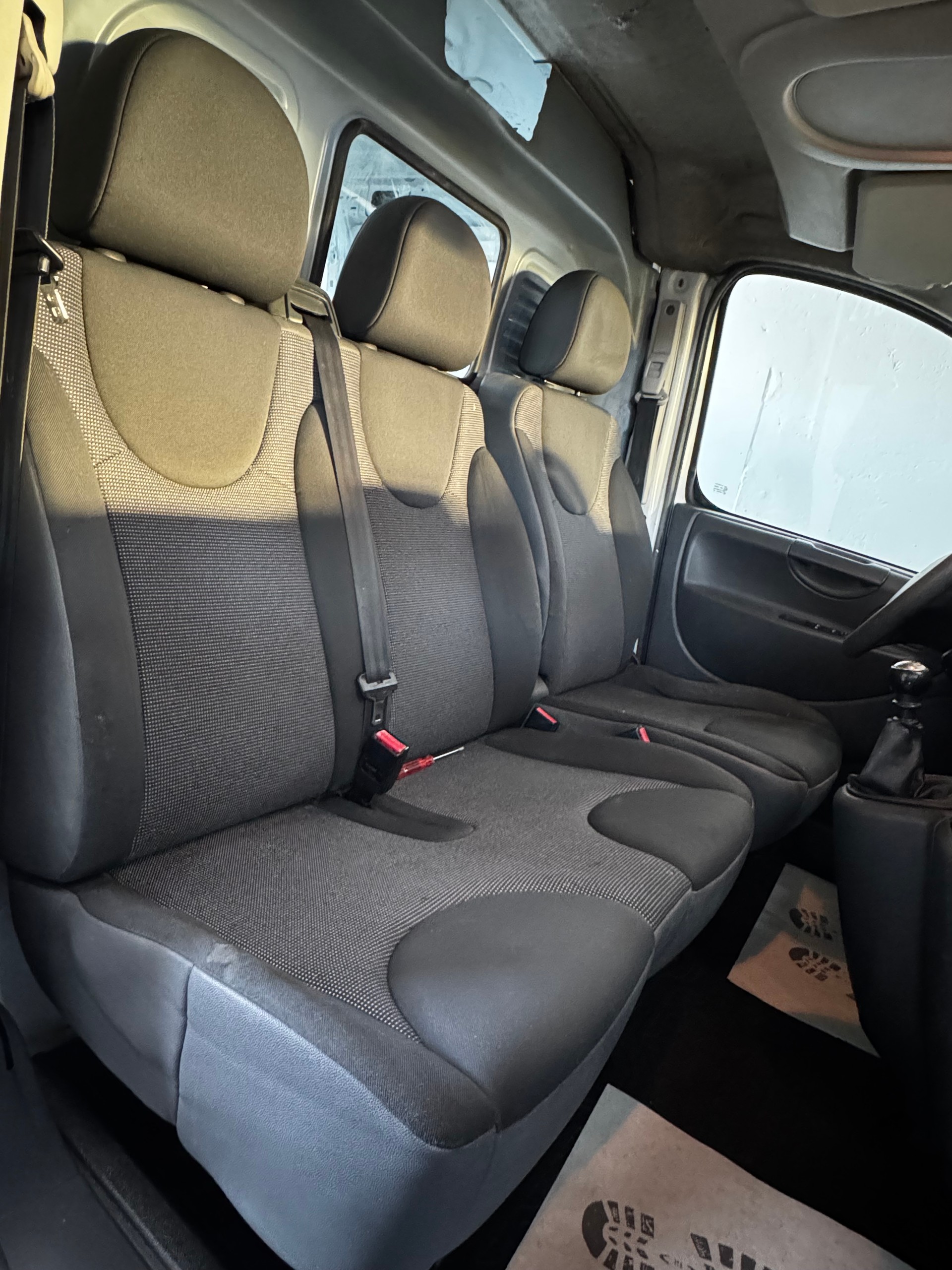 PEUGEOT Expert 2.0 HDi 229 L2H1-image-19