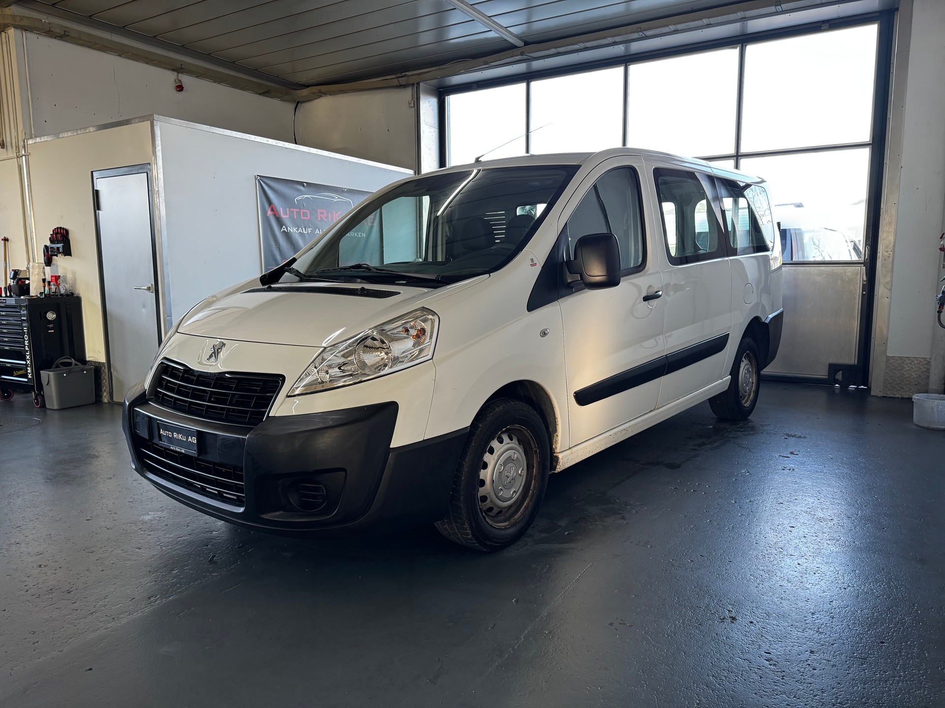PEUGEOT Expert 2.0 HDi 229 L2H1-image-5