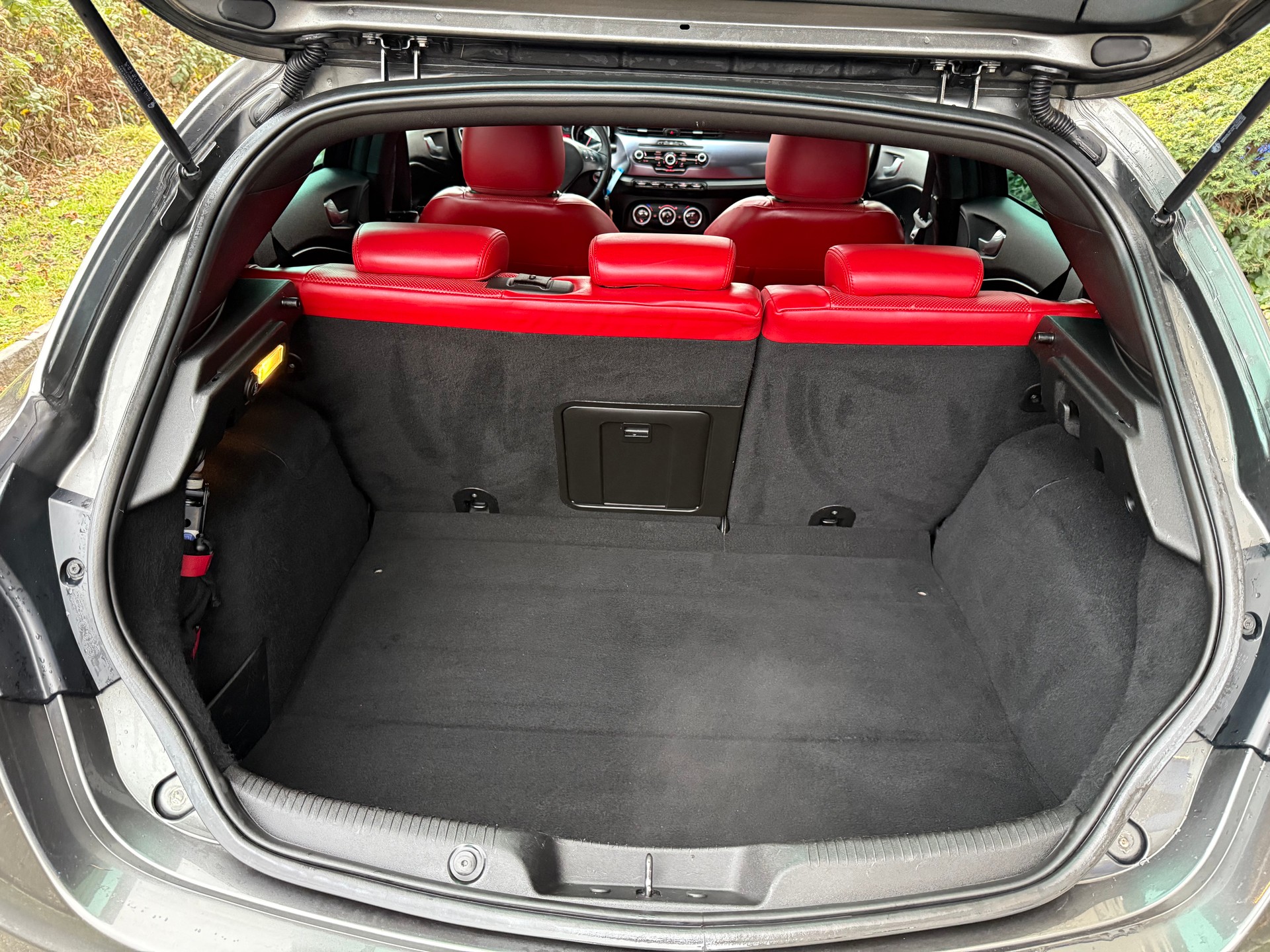 ALFA ROMEO Giulietta 1750 TBi Quadrifoglio Verde-image-12