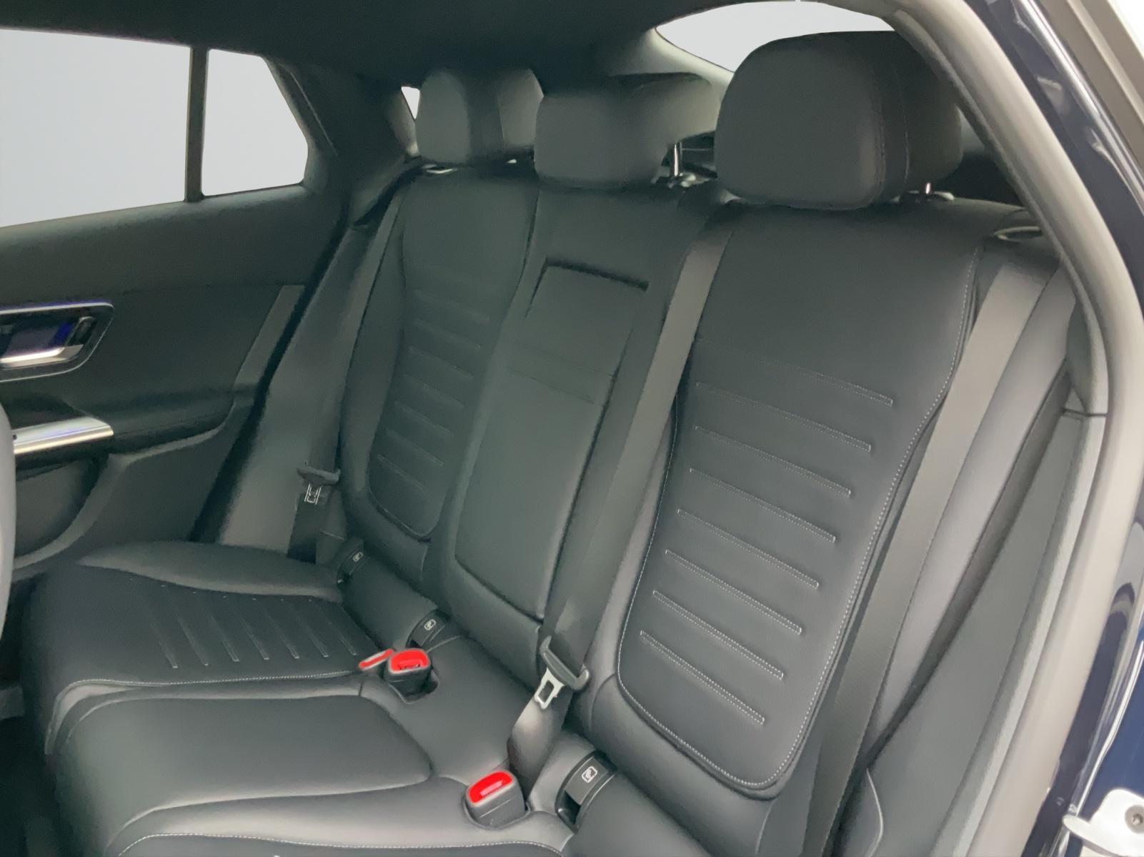MERCEDES-BENZ GLC 220 d 4MATIC Coupé AMG Line-image-6