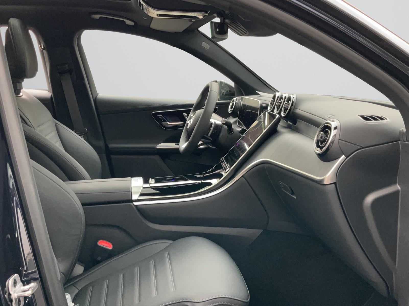 MERCEDES-BENZ GLC 220 d 4MATIC Coupé AMG Line-image-8
