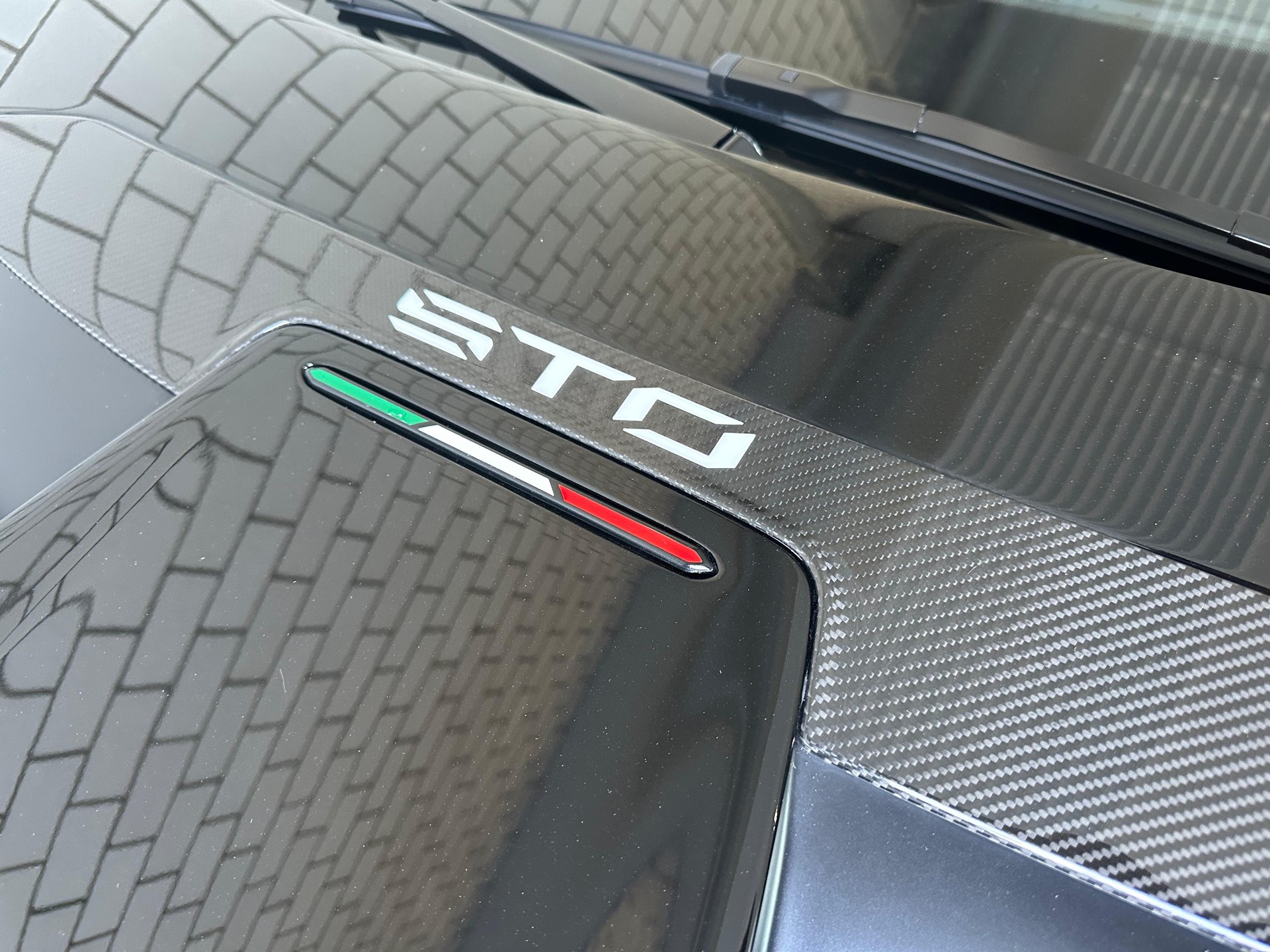 LAMBORGHINI Huracan STO Coupé DCT RWD (viel Carbon)-showroom-element-2