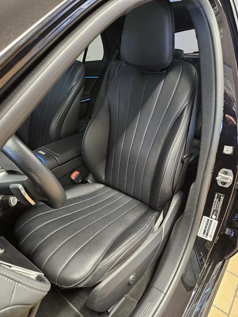 MERCEDES-BENZ E 200 4Matic AMG Line Kombi-image-5