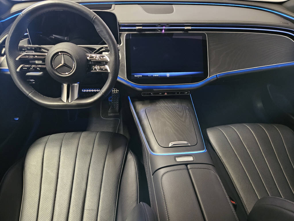 MERCEDES-BENZ E 200 4Matic AMG Line Kombi-image-7