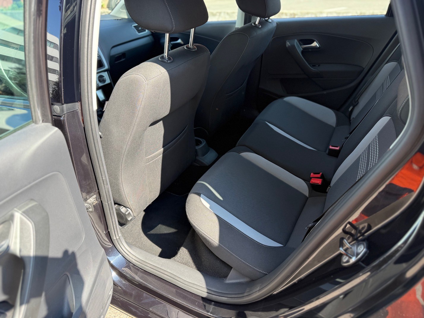 VW Polo 1.2 12V Trendline ( Visite du jour-Garantie-Service à jour )-image-7