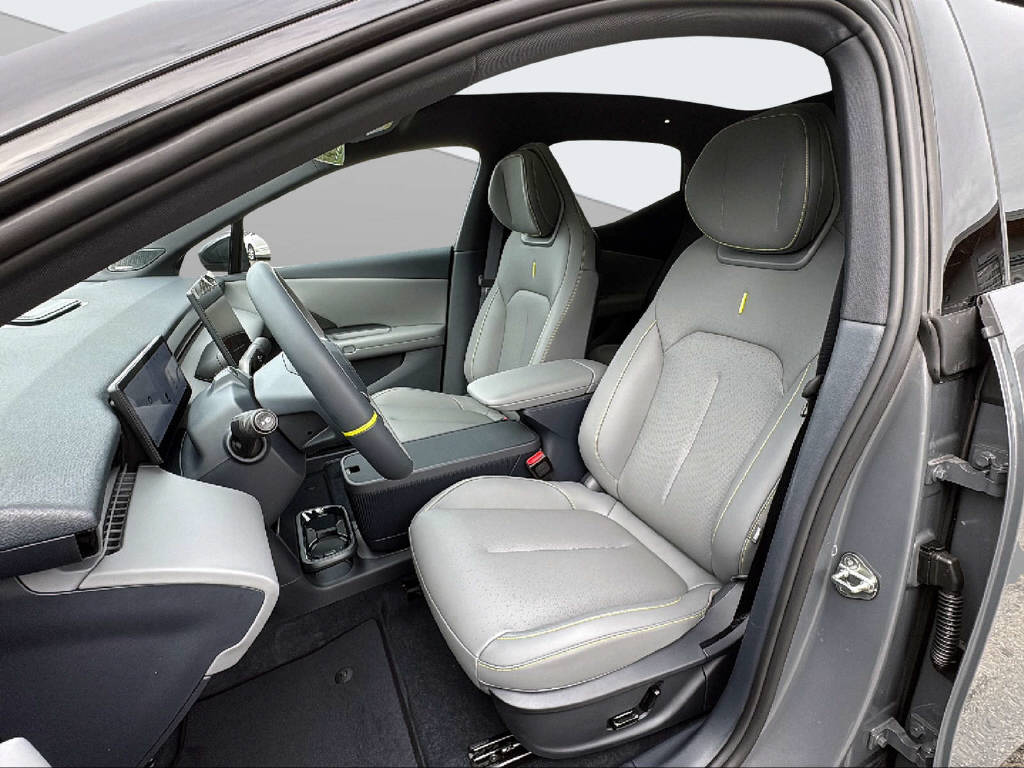 LYNK & CO 02-image-7