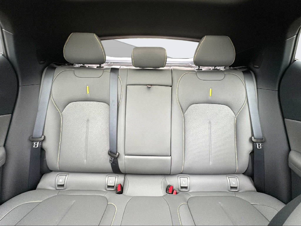 LYNK & CO 02-image-19