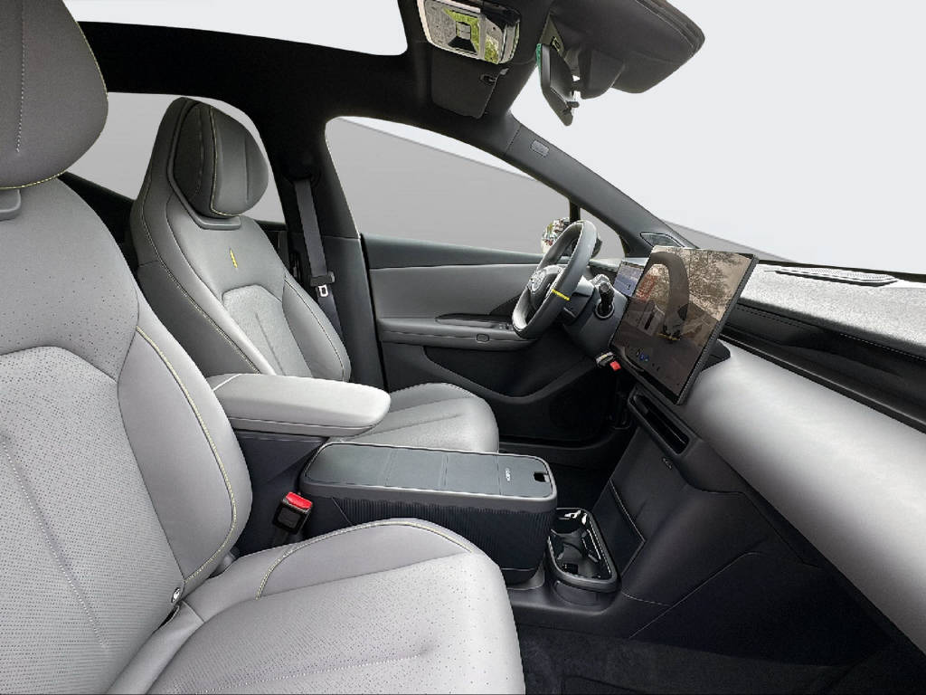 LYNK & CO 02-image-18