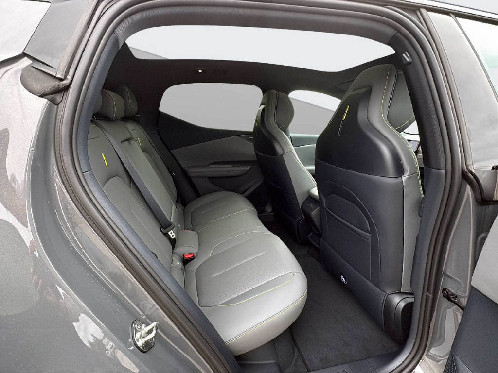 LYNK & CO 02-image-20
