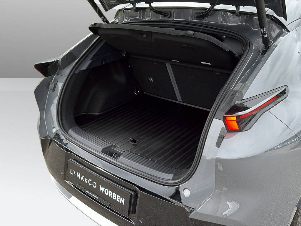 LYNK & CO 02-image-26