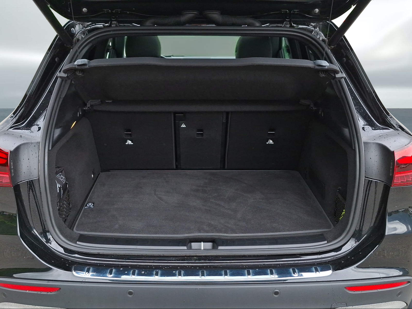 MERCEDES-BENZ GLA 220 4Matic 8G-DCT AMG Line-image-12