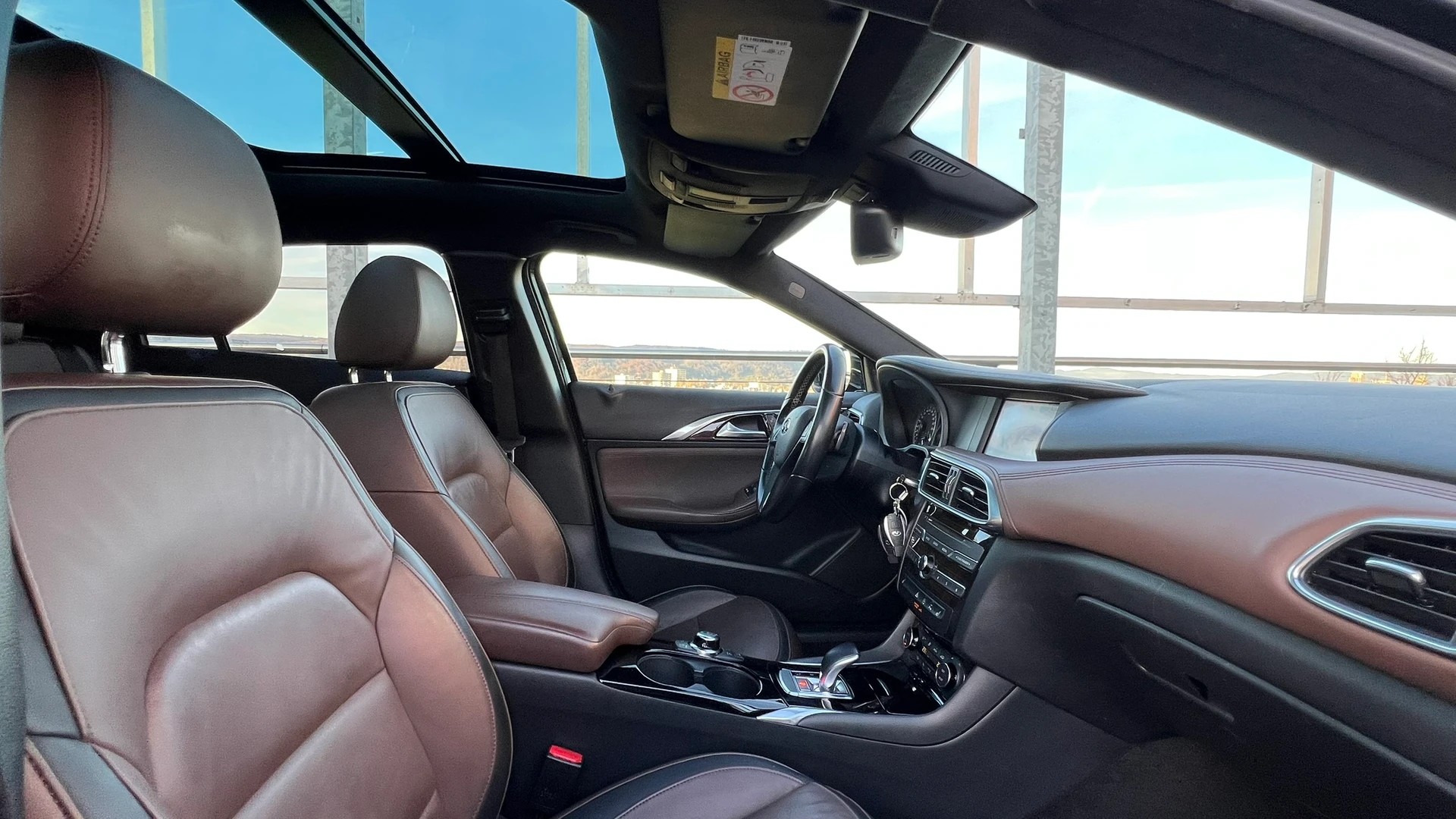 INFINITI Q30 2.2d PREMIUM CITY BLACK AWD DCT l 170 PS-image-22