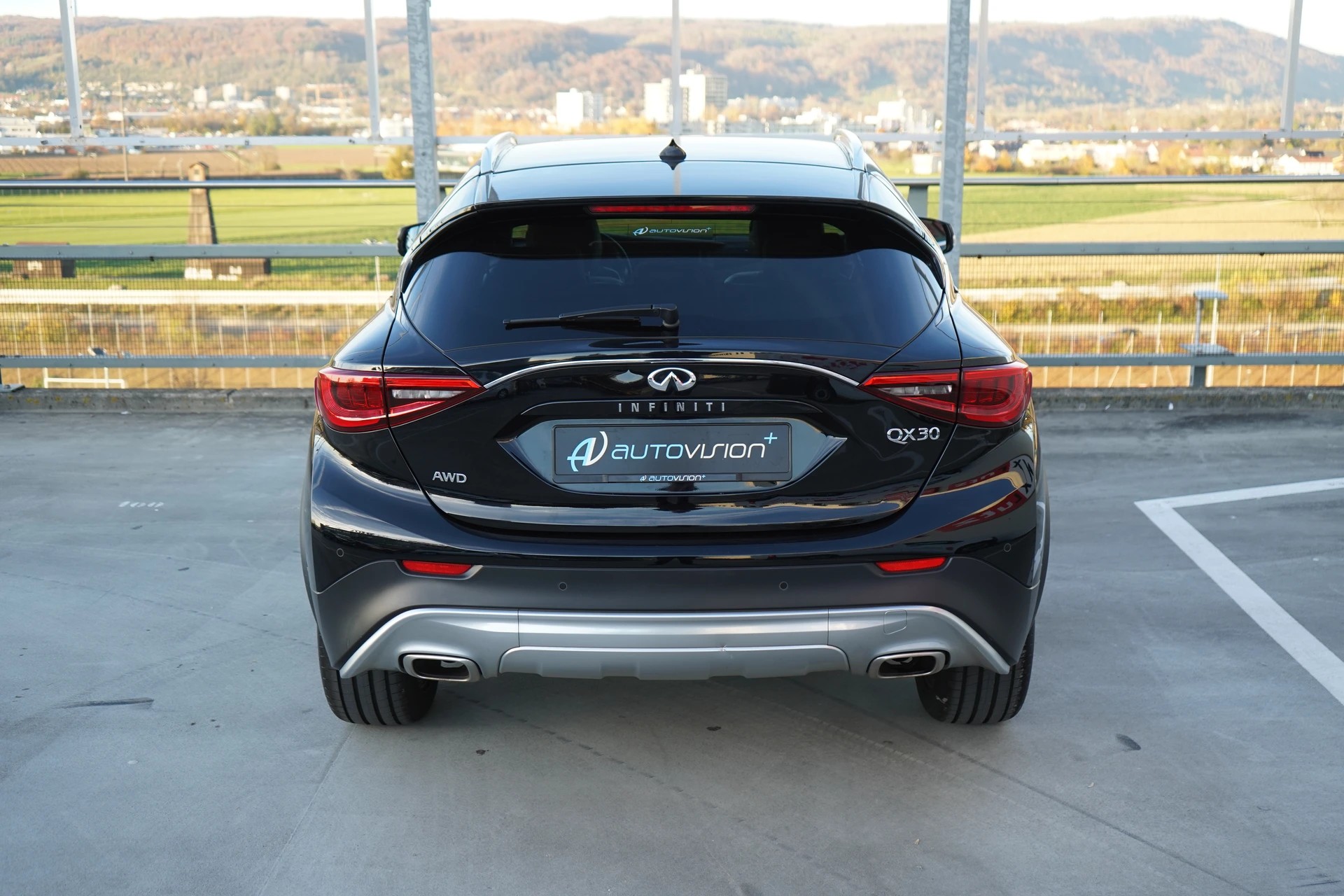 INFINITI Q30 2.2d PREMIUM CITY BLACK AWD DCT l 170 PS-image-13