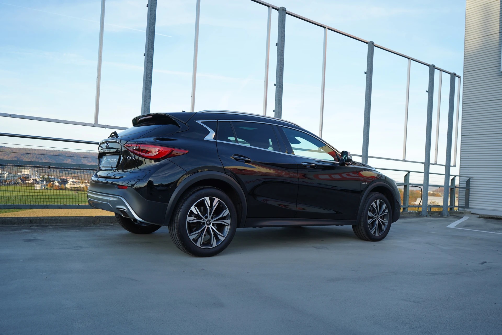 INFINITI Q30 2.2d PREMIUM CITY BLACK AWD DCT l 170 PS-image-9