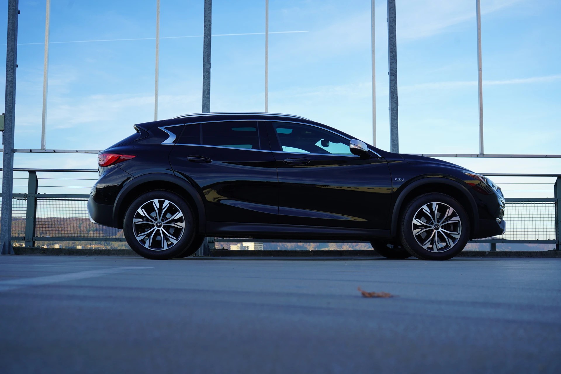 INFINITI Q30 2.2d PREMIUM CITY BLACK AWD DCT l 170 PS-showroom-element-2