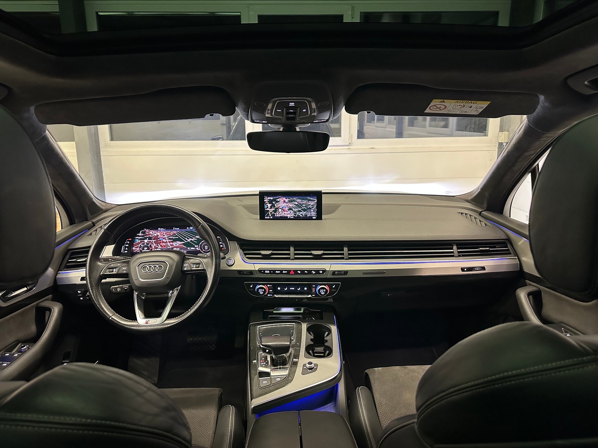 AUDI Q7 3.0 TDI quattro tiptronic S-LINE / 7-Sitzer-image-4
