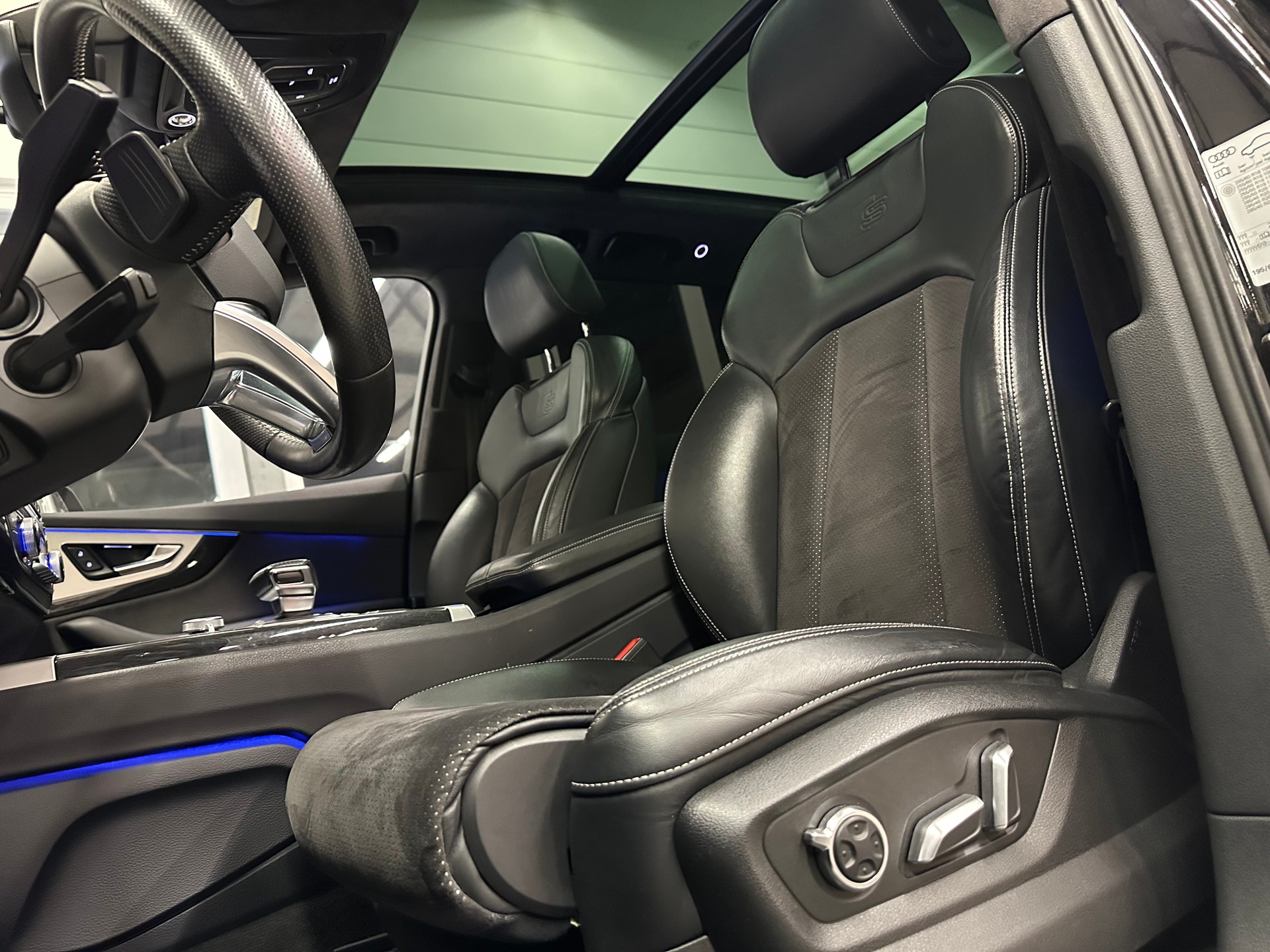 AUDI Q7 3.0 TDI quattro tiptronic S-LINE / 7-Sitzer-image-5
