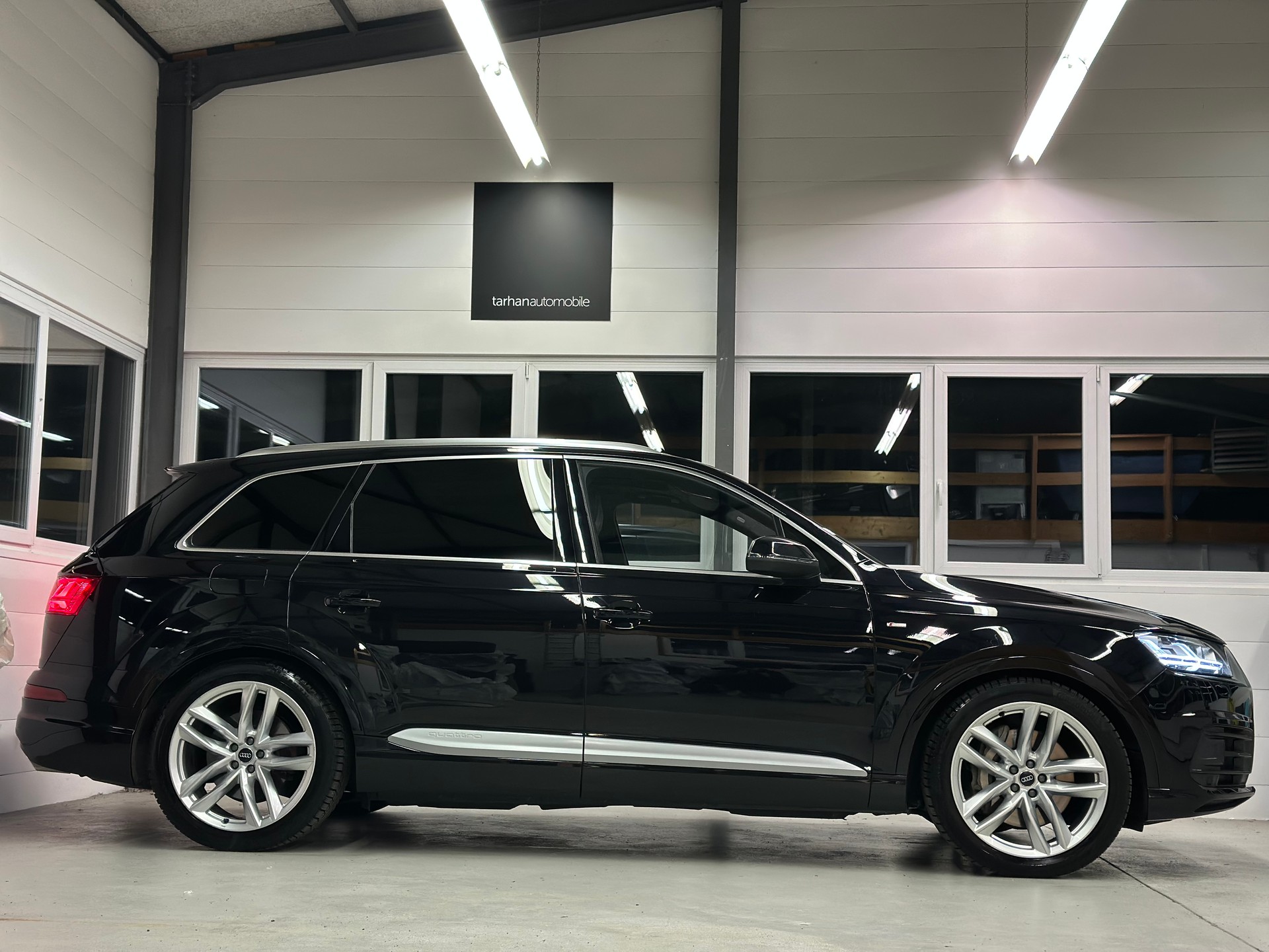 AUDI Q7 3.0 TDI quattro tiptronic S-LINE / 7-Sitzer-image-2