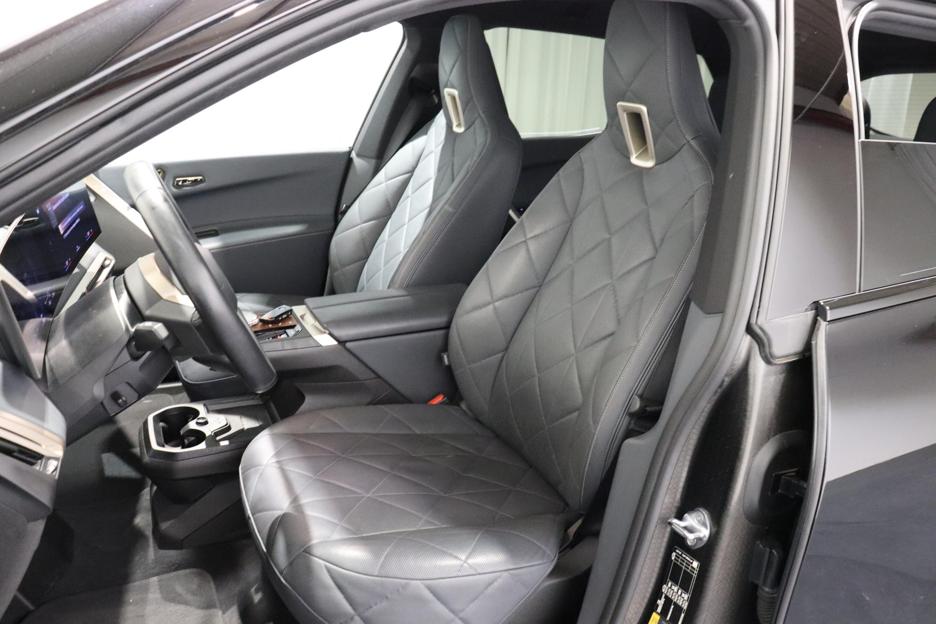 BMW iX M60-image-6