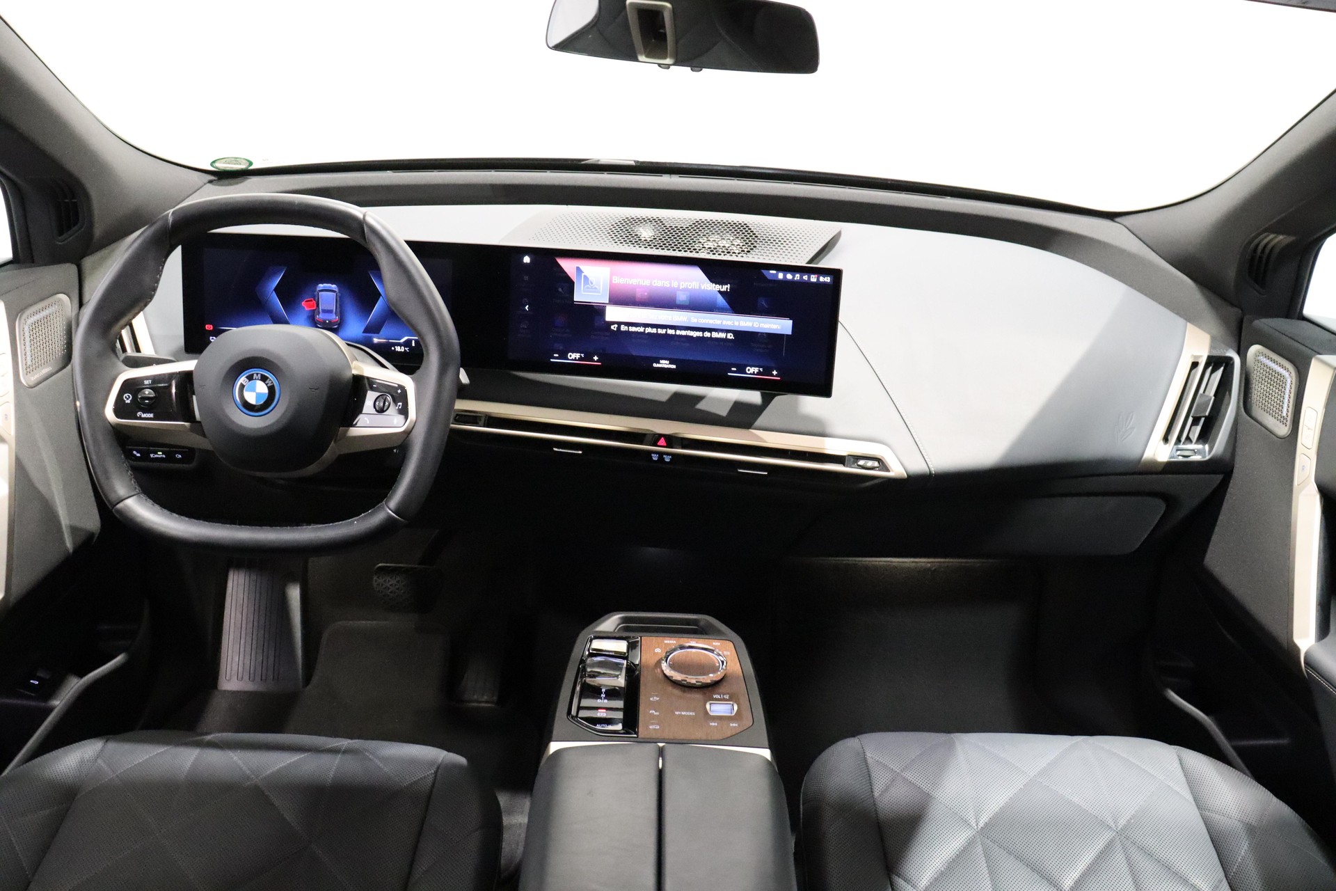 BMW iX M60-image-9