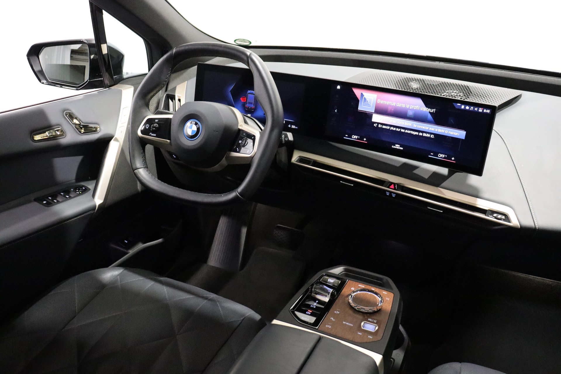 BMW iX M60-image-8
