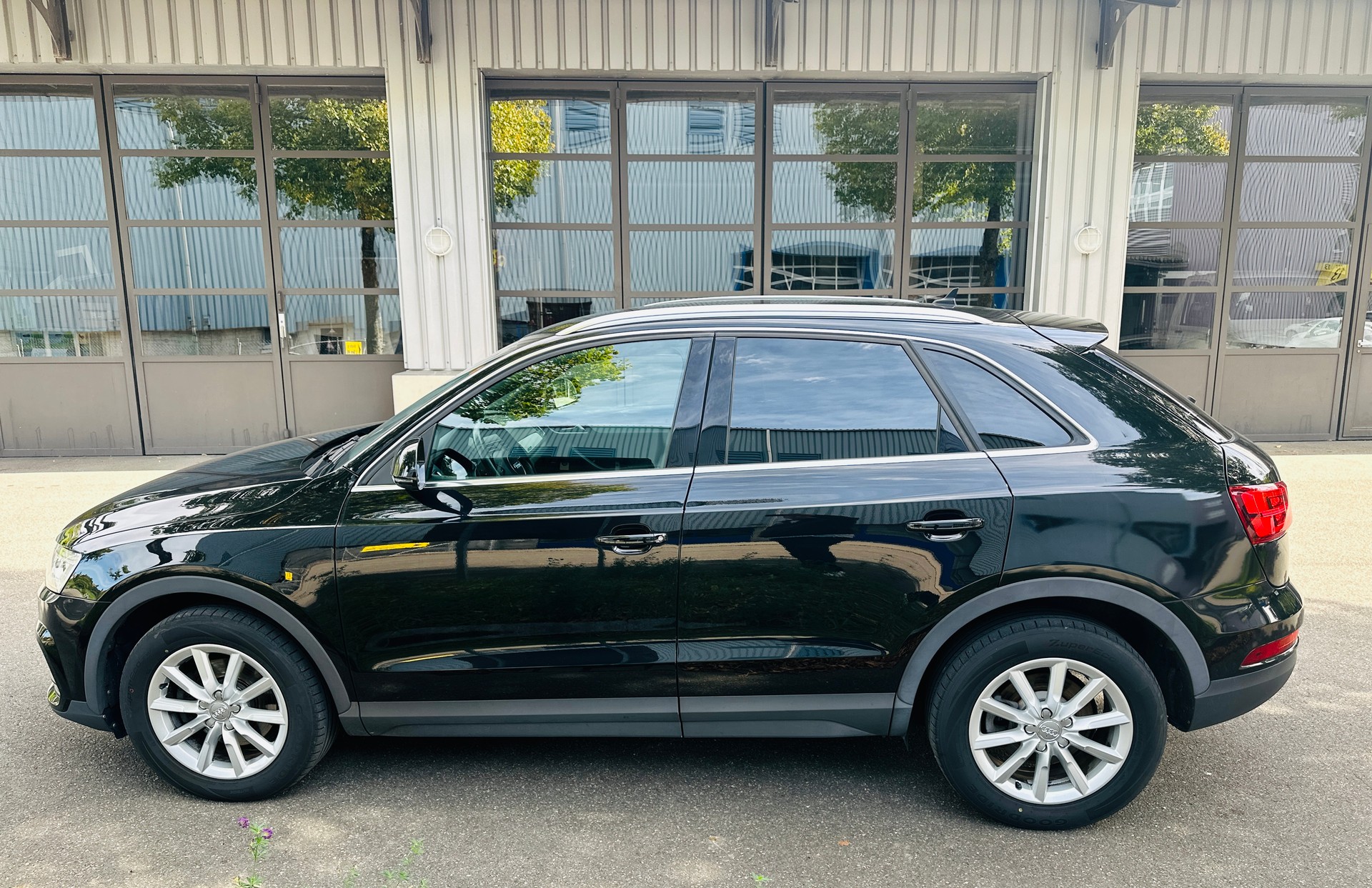 AUDI Q3 2.0 TDI sport quattro-image-6