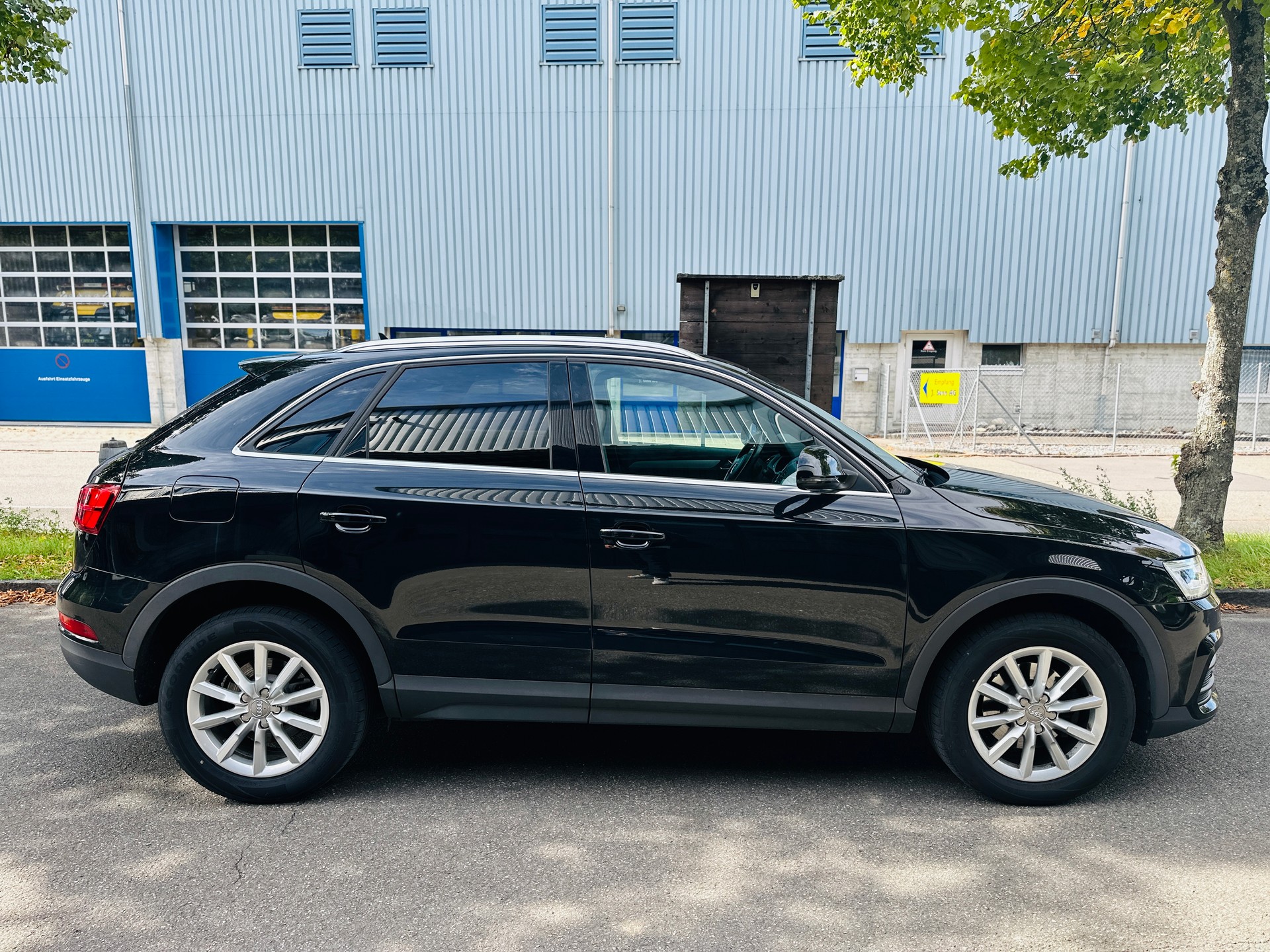 AUDI Q3 2.0 TDI sport quattro-image-5