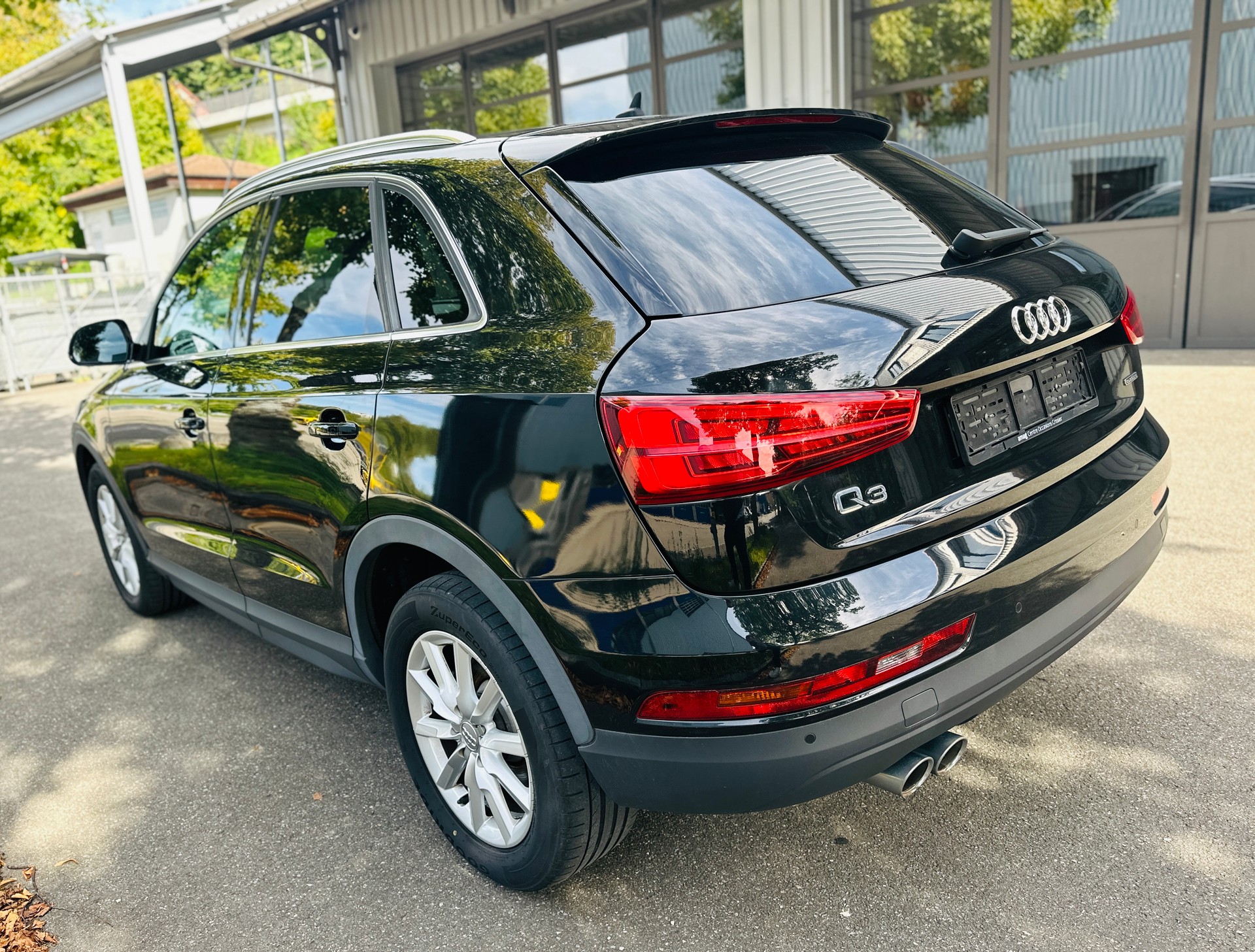 AUDI Q3 2.0 TDI sport quattro-image-8