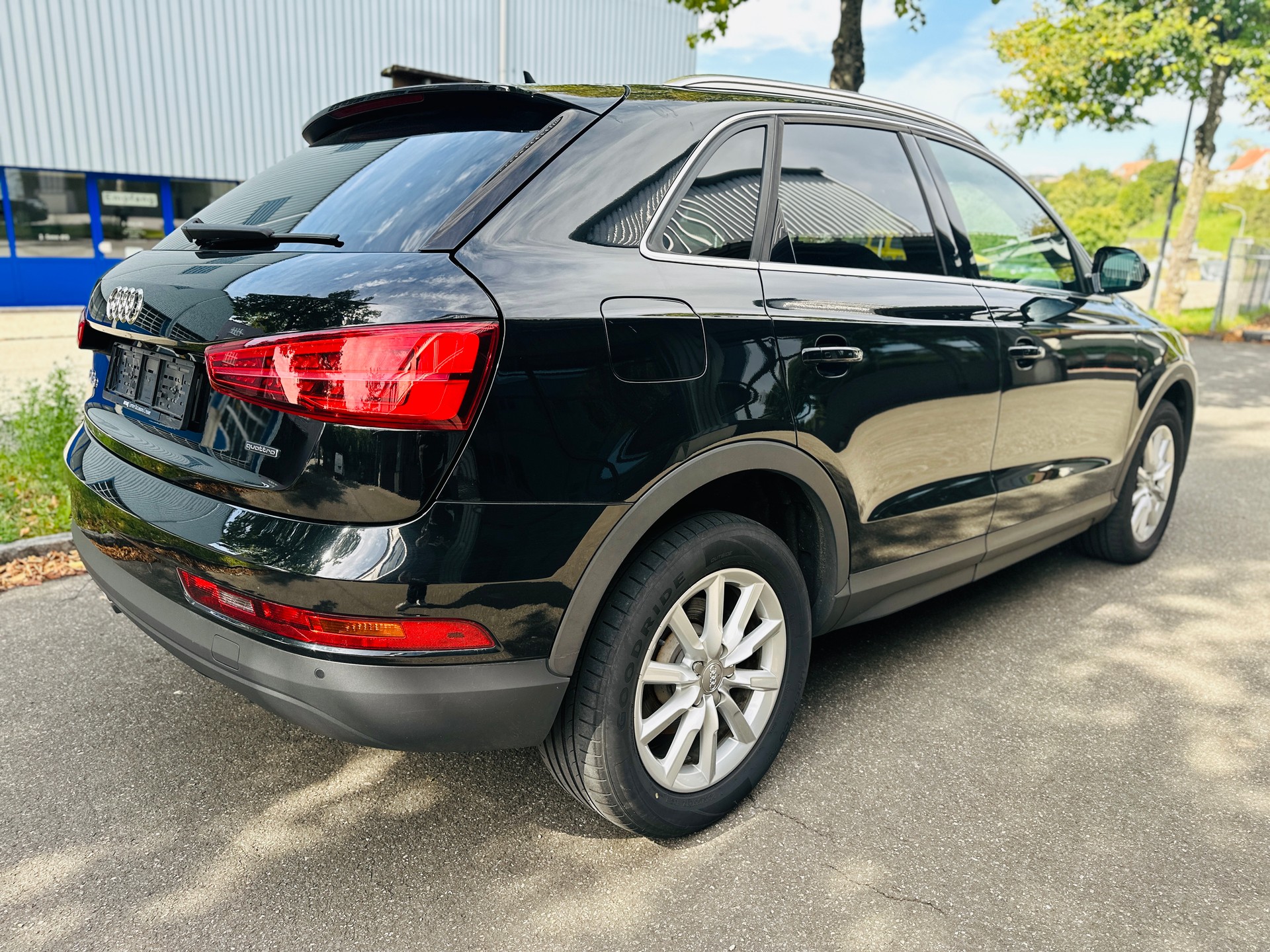 AUDI Q3 2.0 TDI sport quattro-image-7
