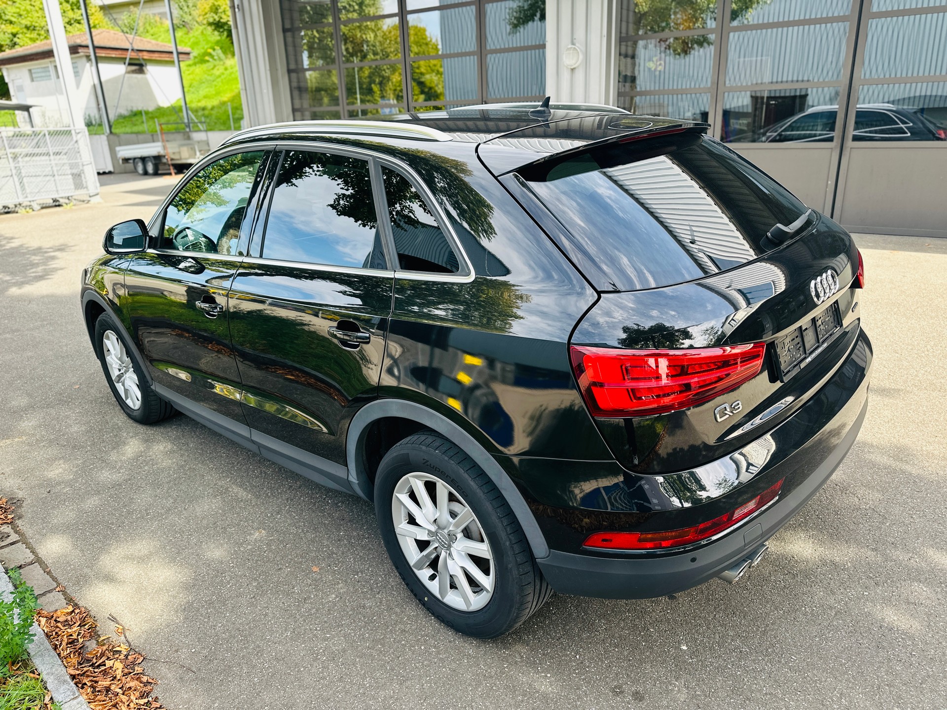 AUDI Q3 2.0 TDI sport quattro-image-10