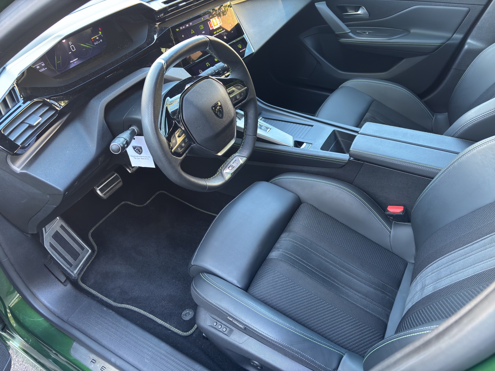 PEUGEOT 308 1.2 Pure Tech GT Pack EAT8-image-8
