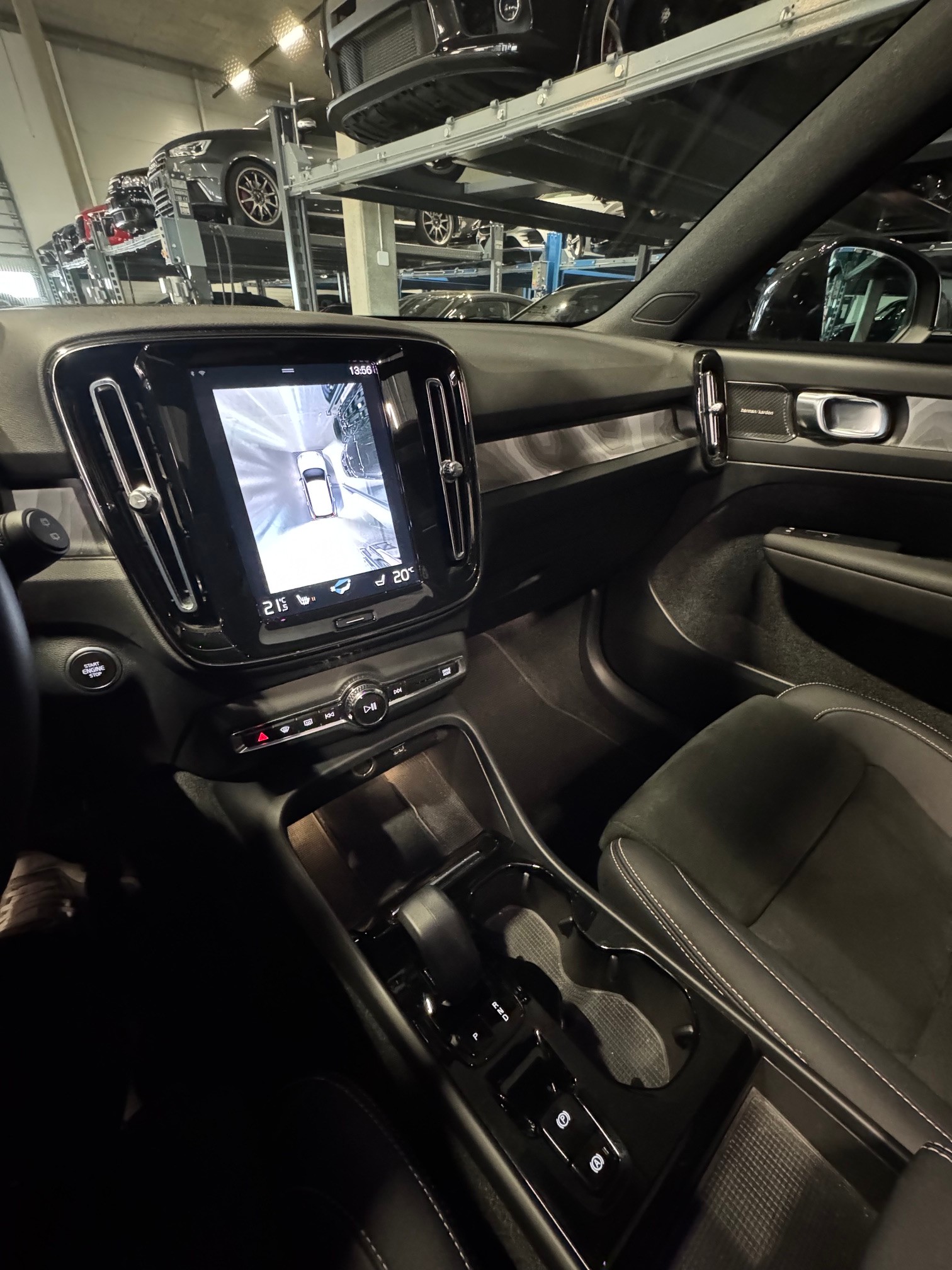VOLVO XC40 T4 PHEV Ultimate Dark DCT-image-11