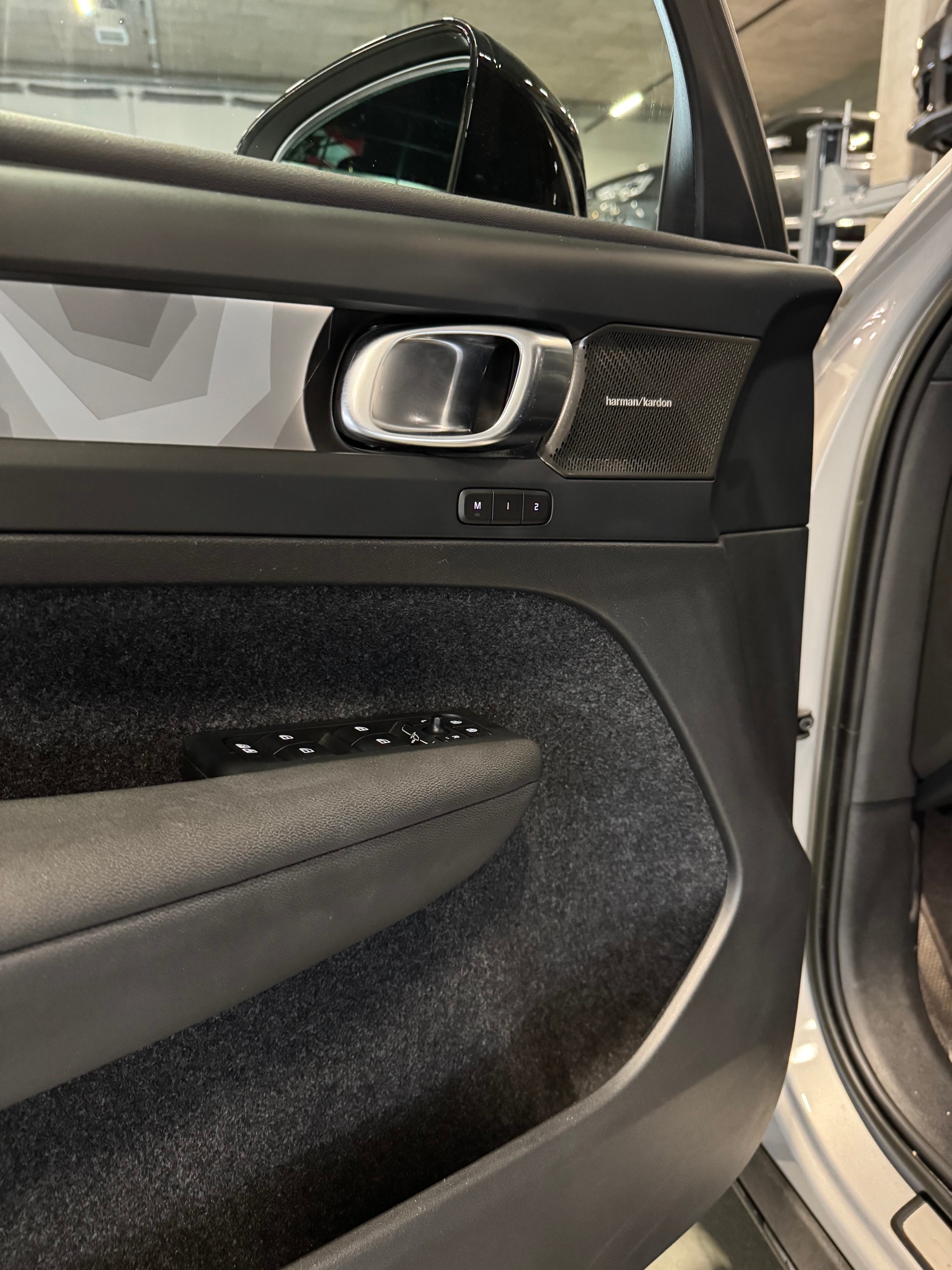 VOLVO XC40 T4 PHEV Ultimate Dark DCT-image-13