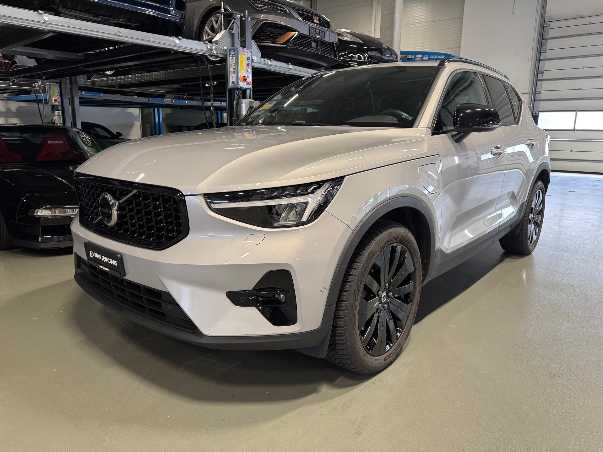 VOLVO XC40 T4 PHEV Ultimate Dark DCT-image-1
