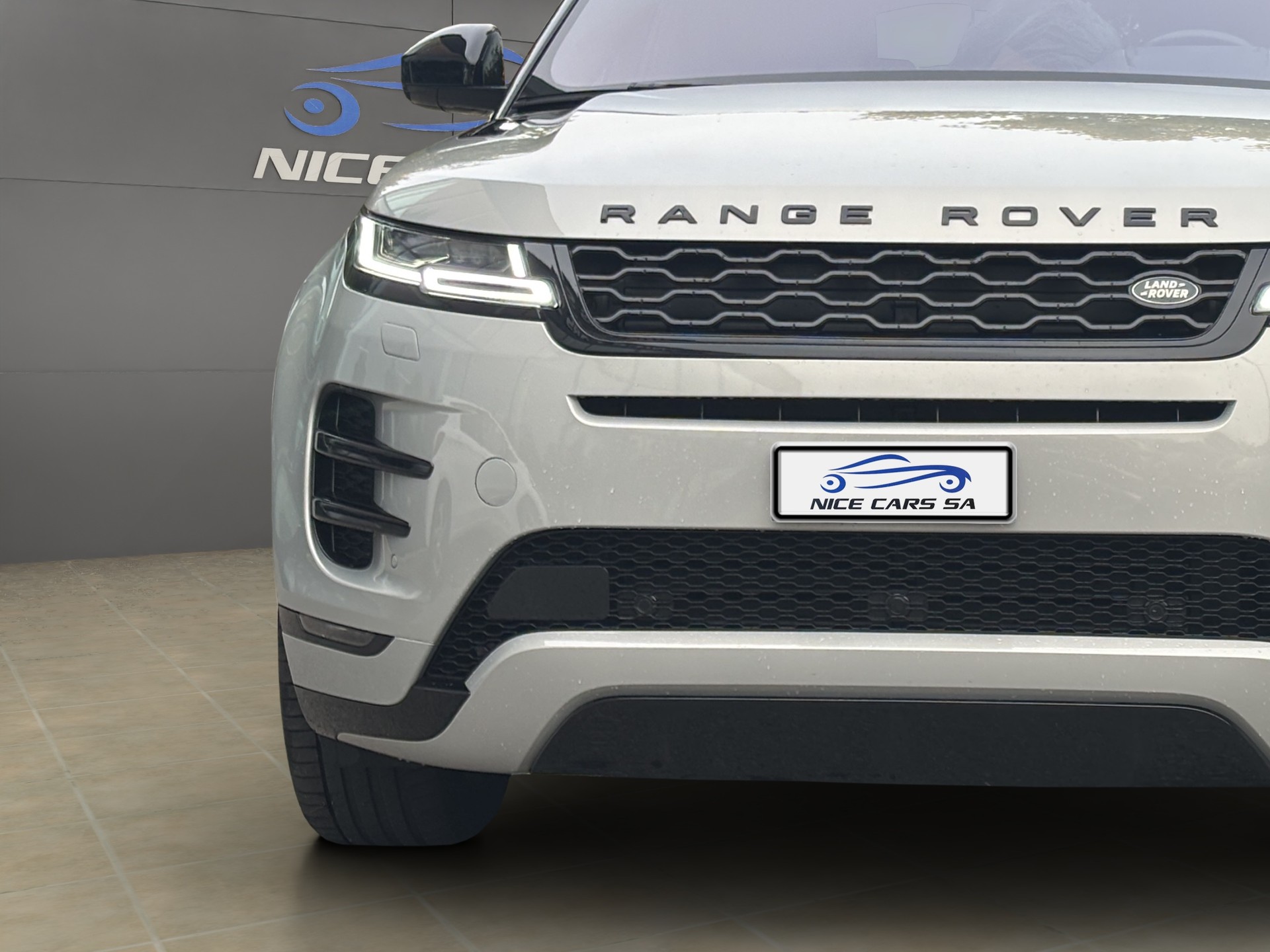 LAND ROVER Range Rover Evoque P 300 HSE AT9-image-5