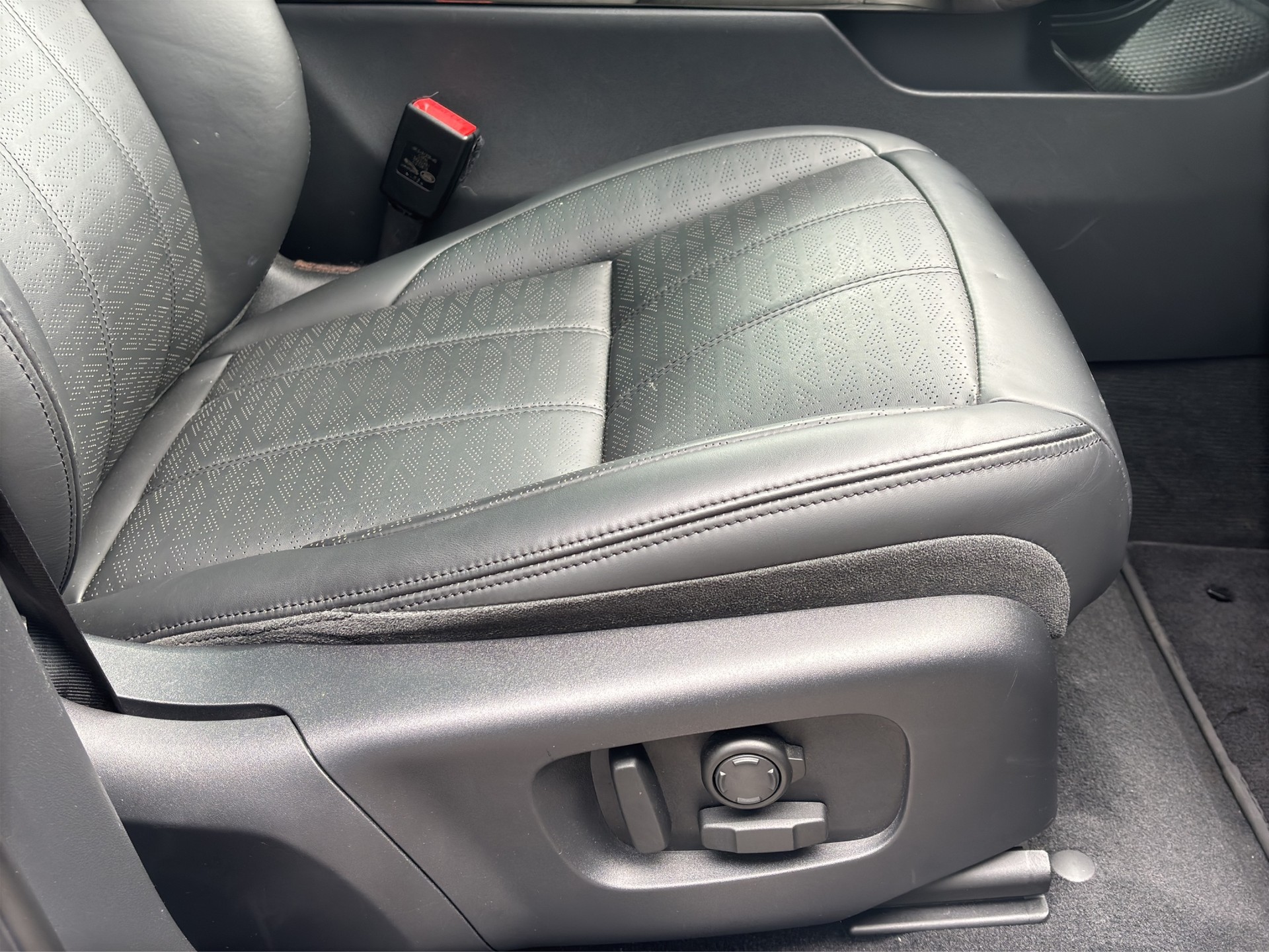 LAND ROVER Range Rover Evoque P 300 HSE AT9-image-21