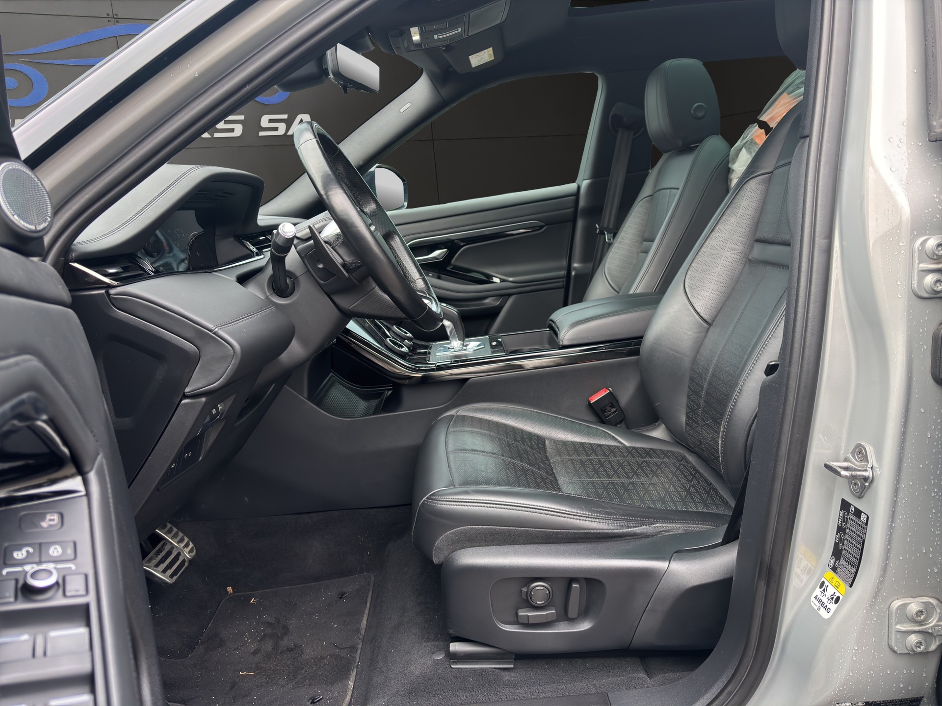 LAND ROVER Range Rover Evoque P 300 HSE AT9-image-16