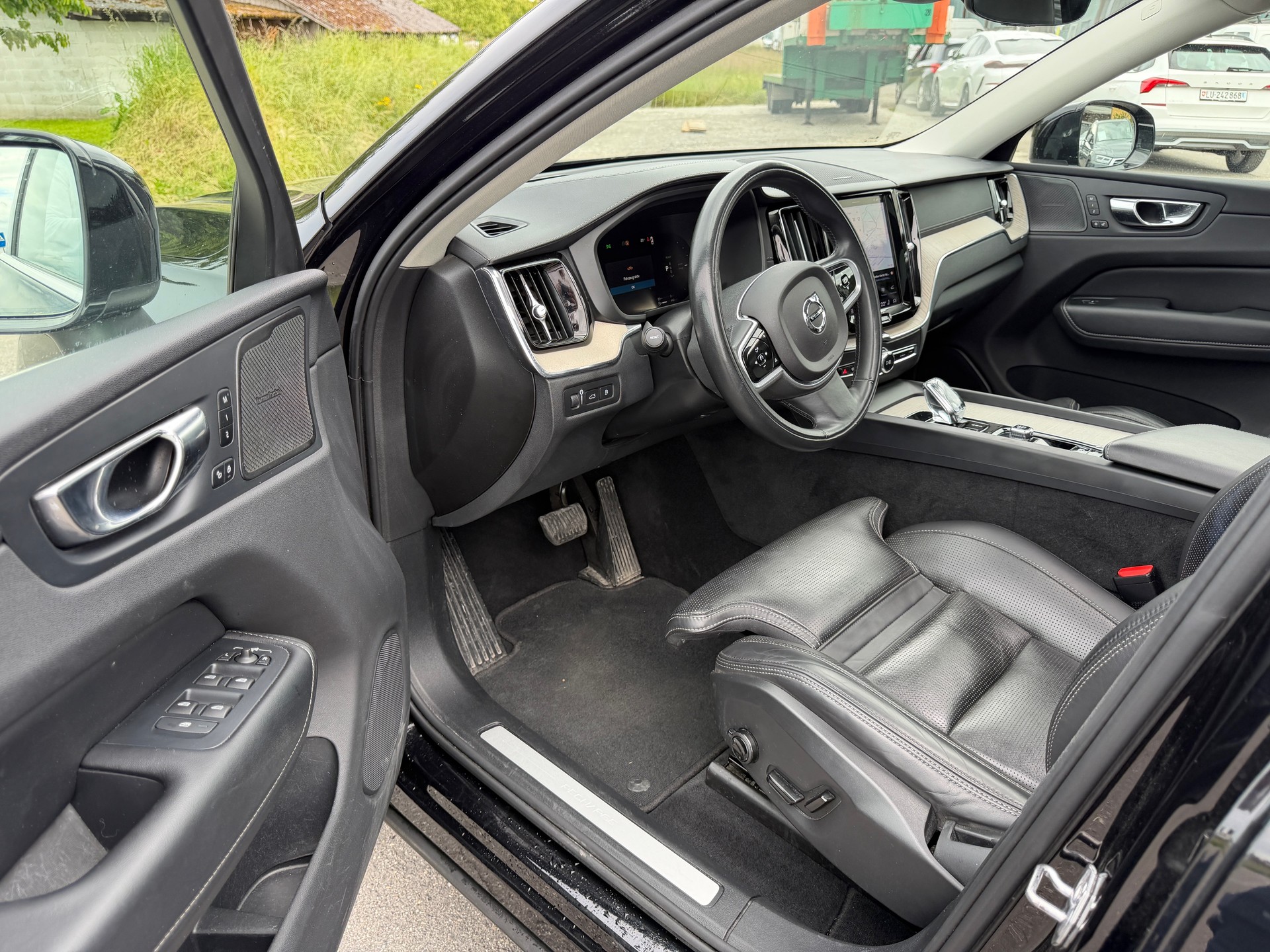 VOLVO XC60 T8 eAWD Inscription Expression Geartronic-image-8