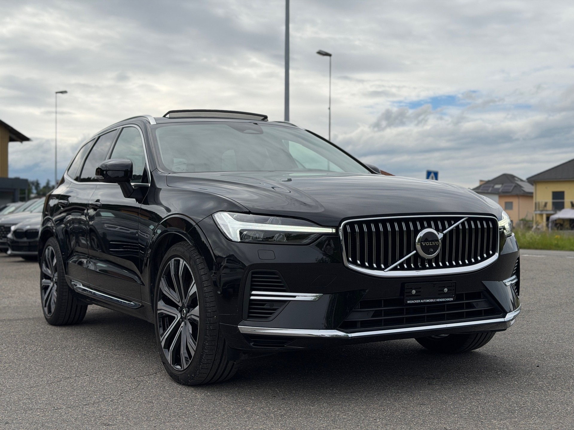 VOLVO XC60 T8 eAWD Inscription Expression Geartronic-image-2