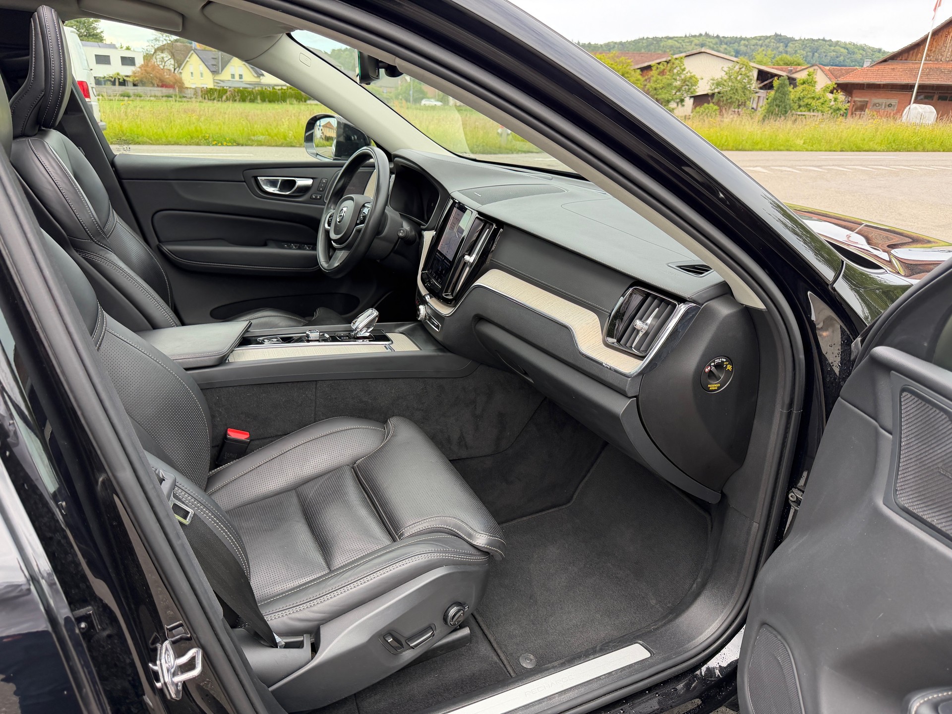 VOLVO XC60 T8 eAWD Inscription Expression Geartronic-image-9