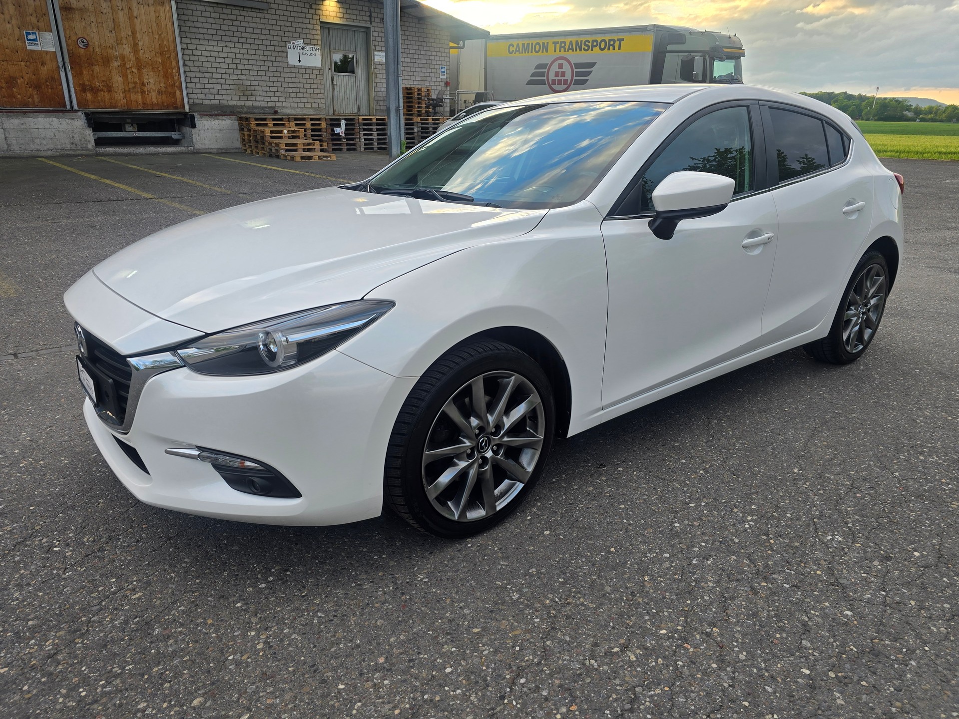 MAZDA 3 SKYACTIV-G 120 Ambition-showroom-element-2