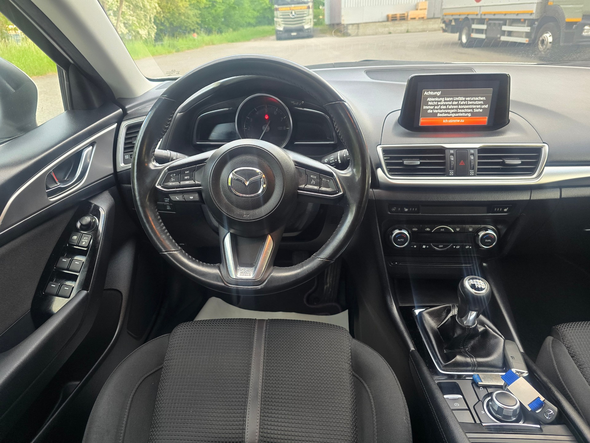 MAZDA 3 SKYACTIV-G 120 Ambition-image-15