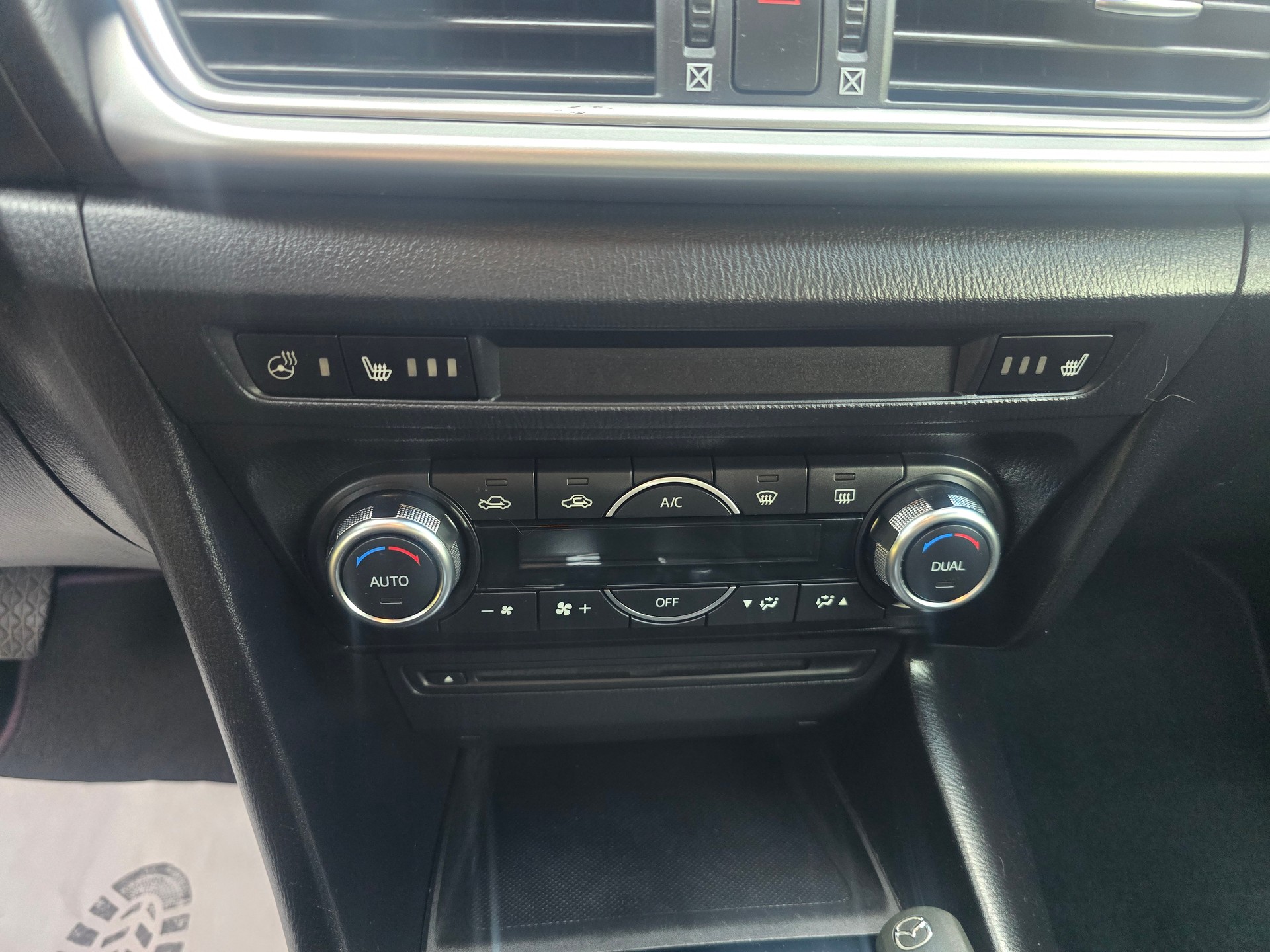 MAZDA 3 SKYACTIV-G 120 Ambition-image-21
