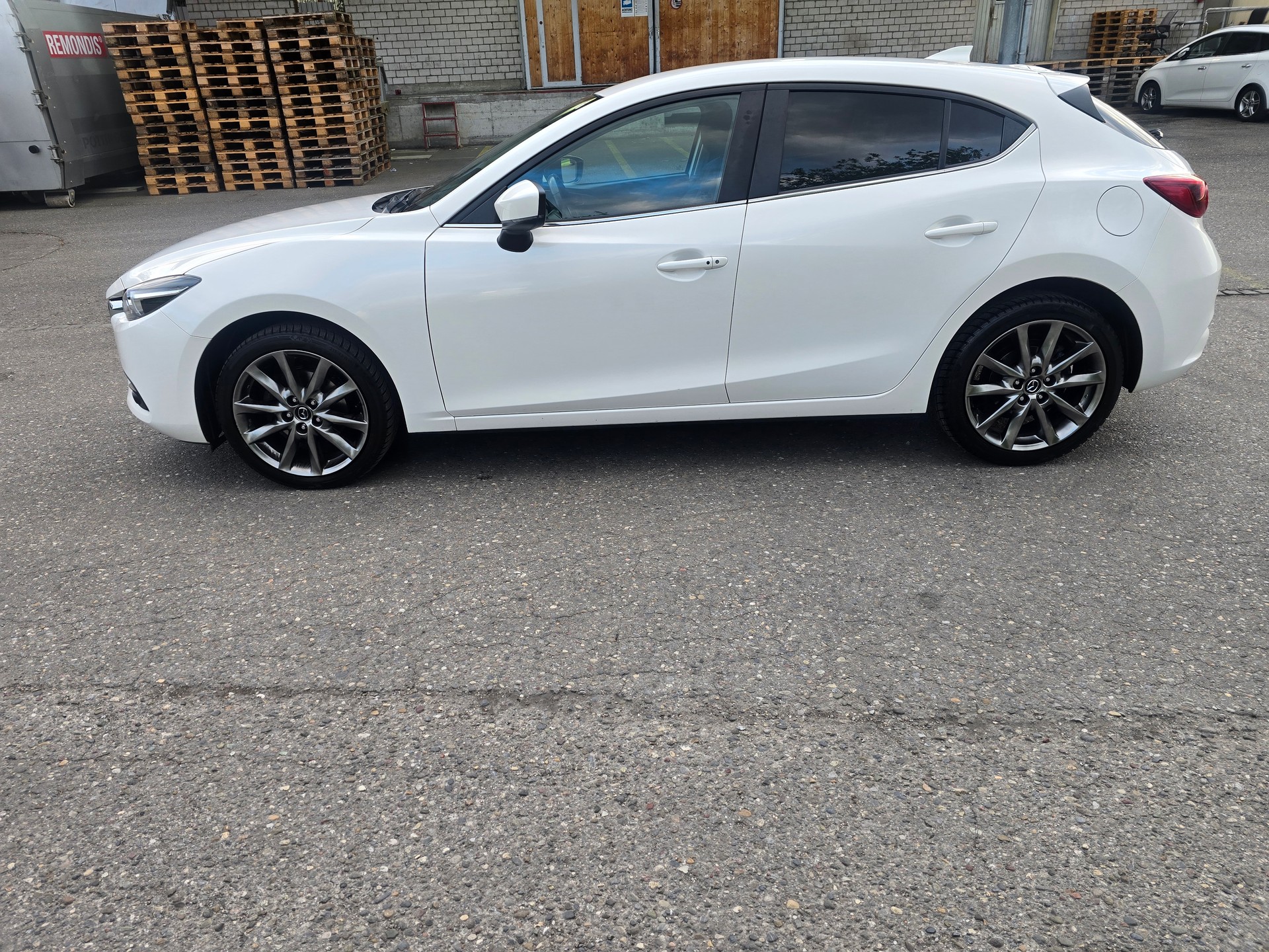 MAZDA 3 SKYACTIV-G 120 Ambition-image-7