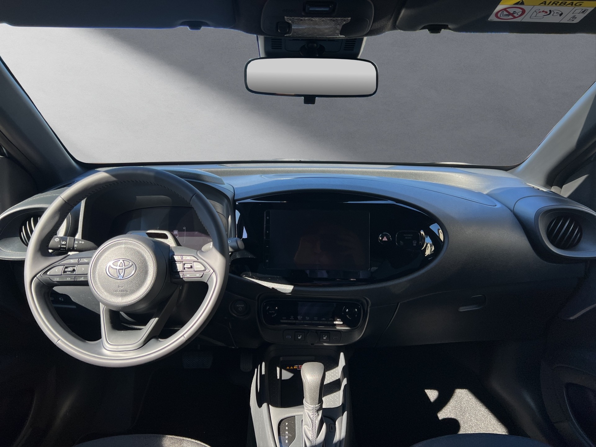 TOYOTA Aygo X 1.5 VVT-i HSD Comfort-showroom-element-3